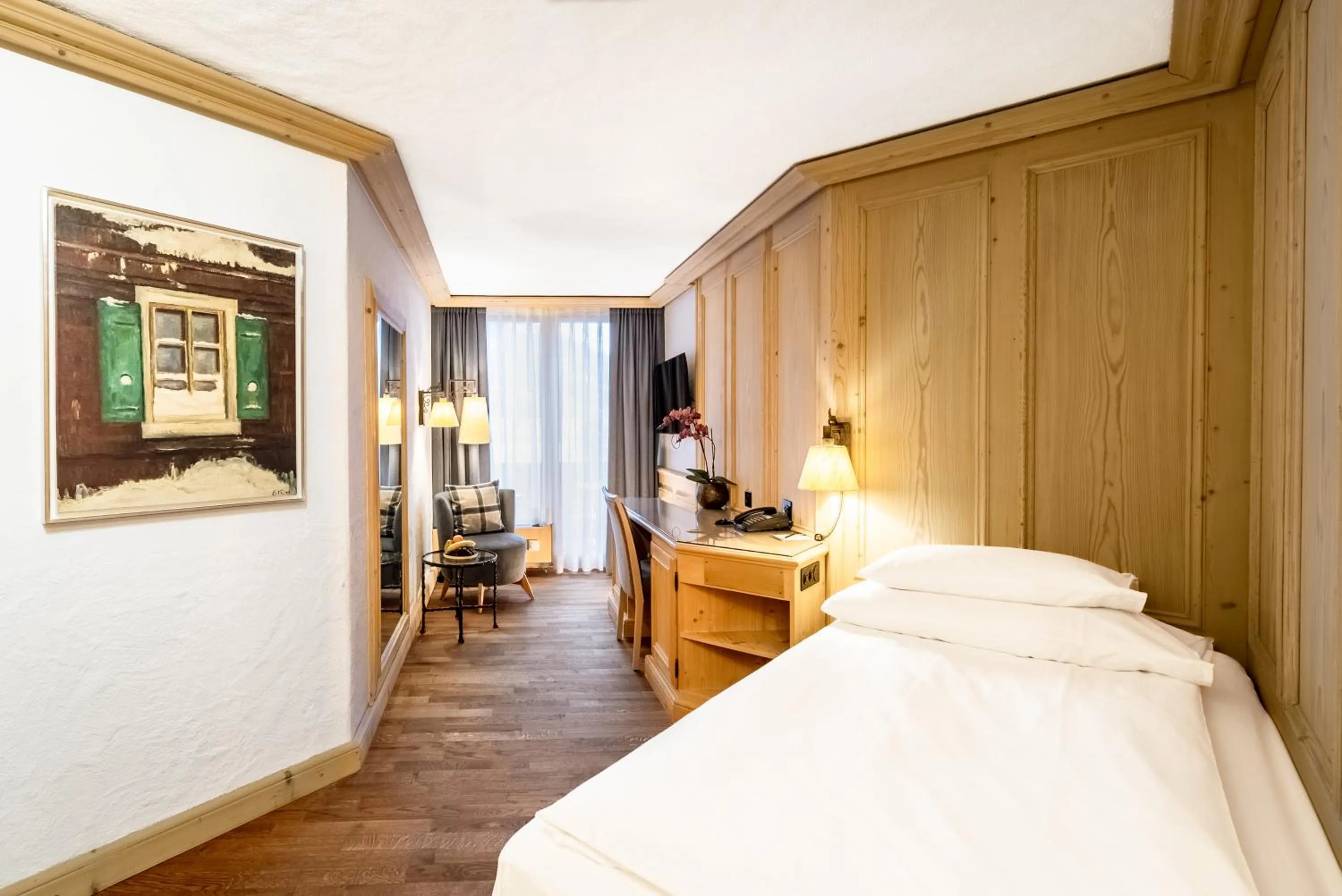 Photo of the whole room, Bed in ERMITAGE Wellness- & Spa-Hotel