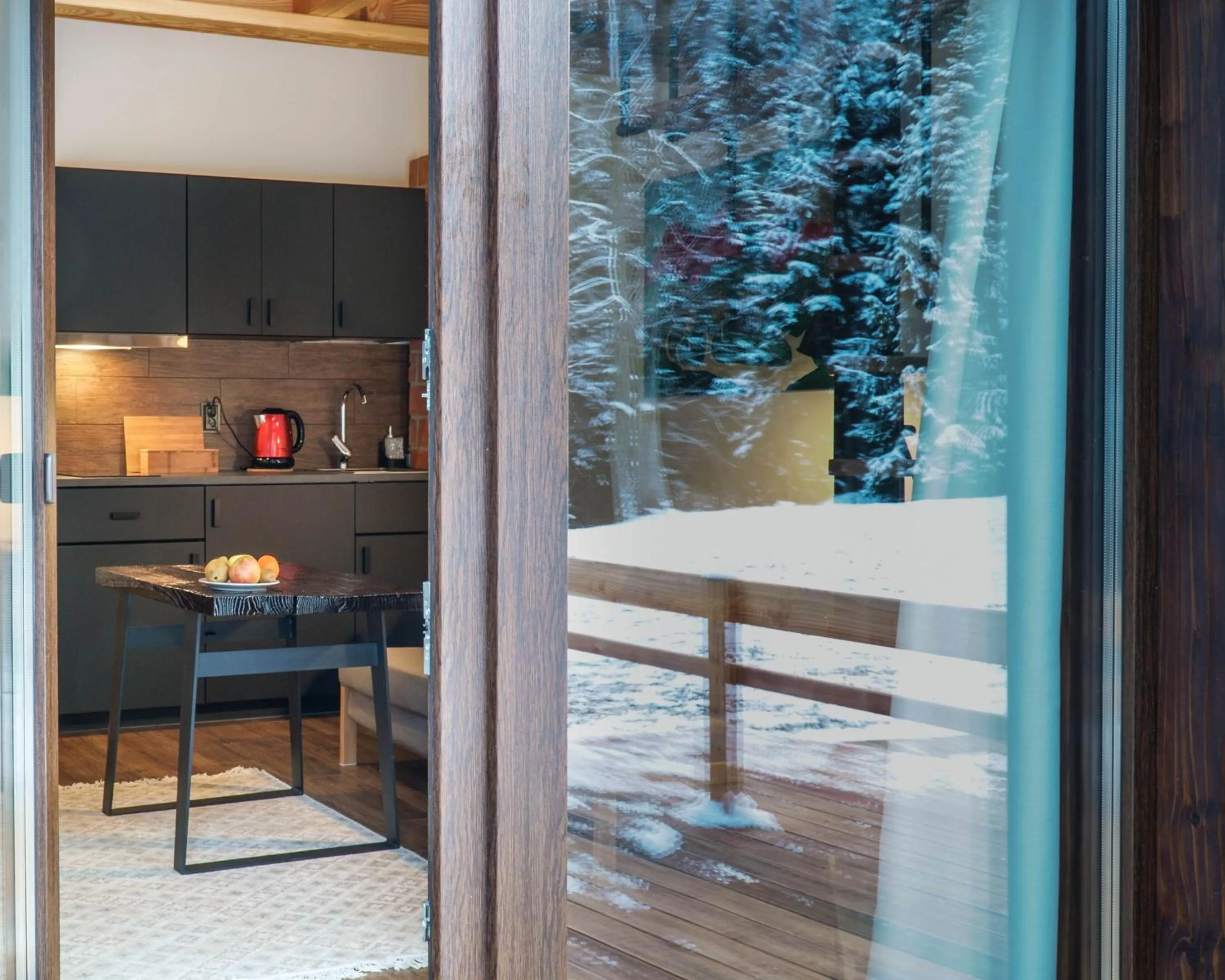 Kitchen or kitchenette in Novosiele Lifestyle Apartments - nad górską rzeką - Strefa relaksu sauna jacuzzi - Bieszczady