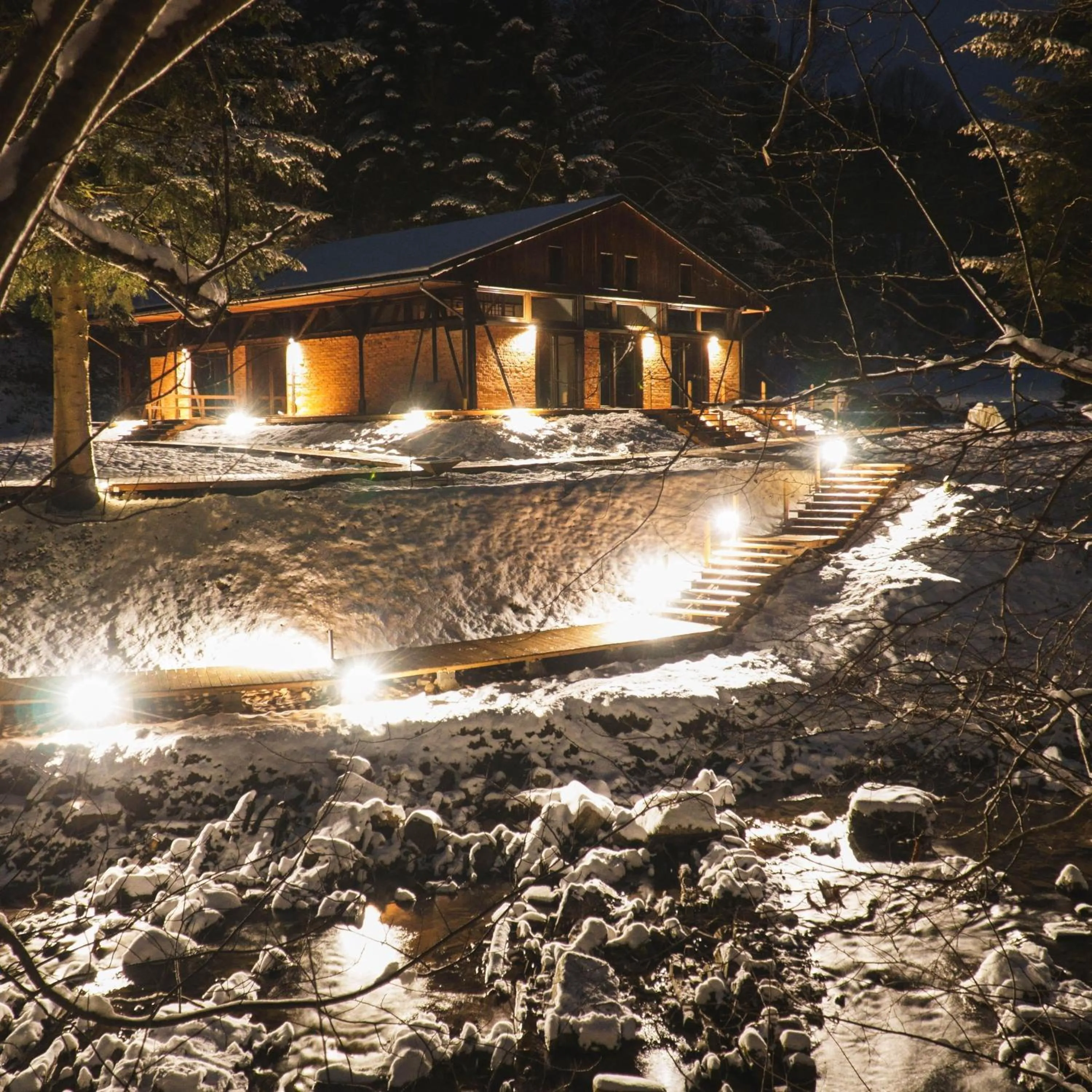 Property building in Novosiele Lifestyle Apartments - nad górską rzeką - Strefa relaksu sauna jacuzzi - Bieszczady