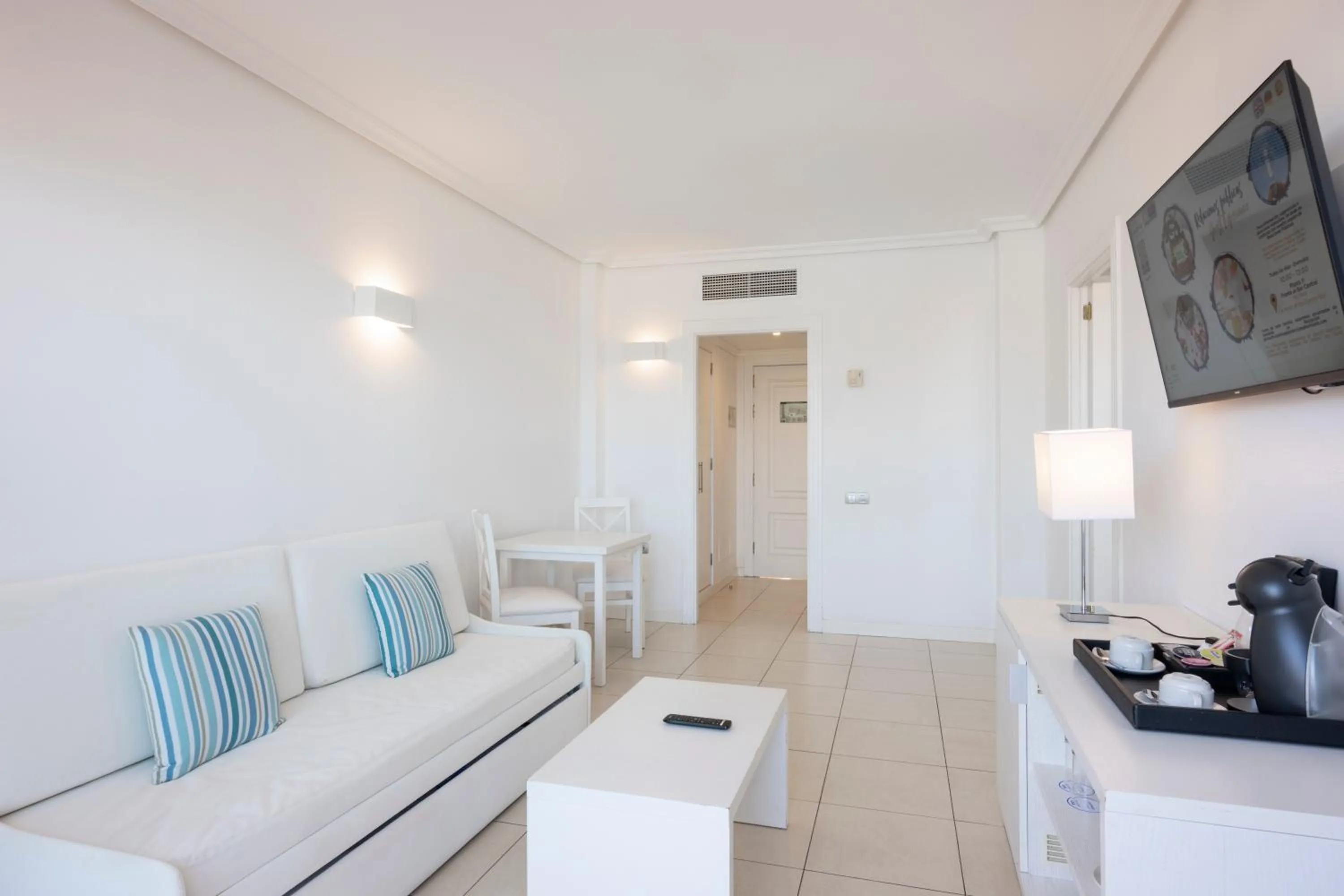 TV and multimedia, Bed in Landmar Costa los Gigantes Family Resort