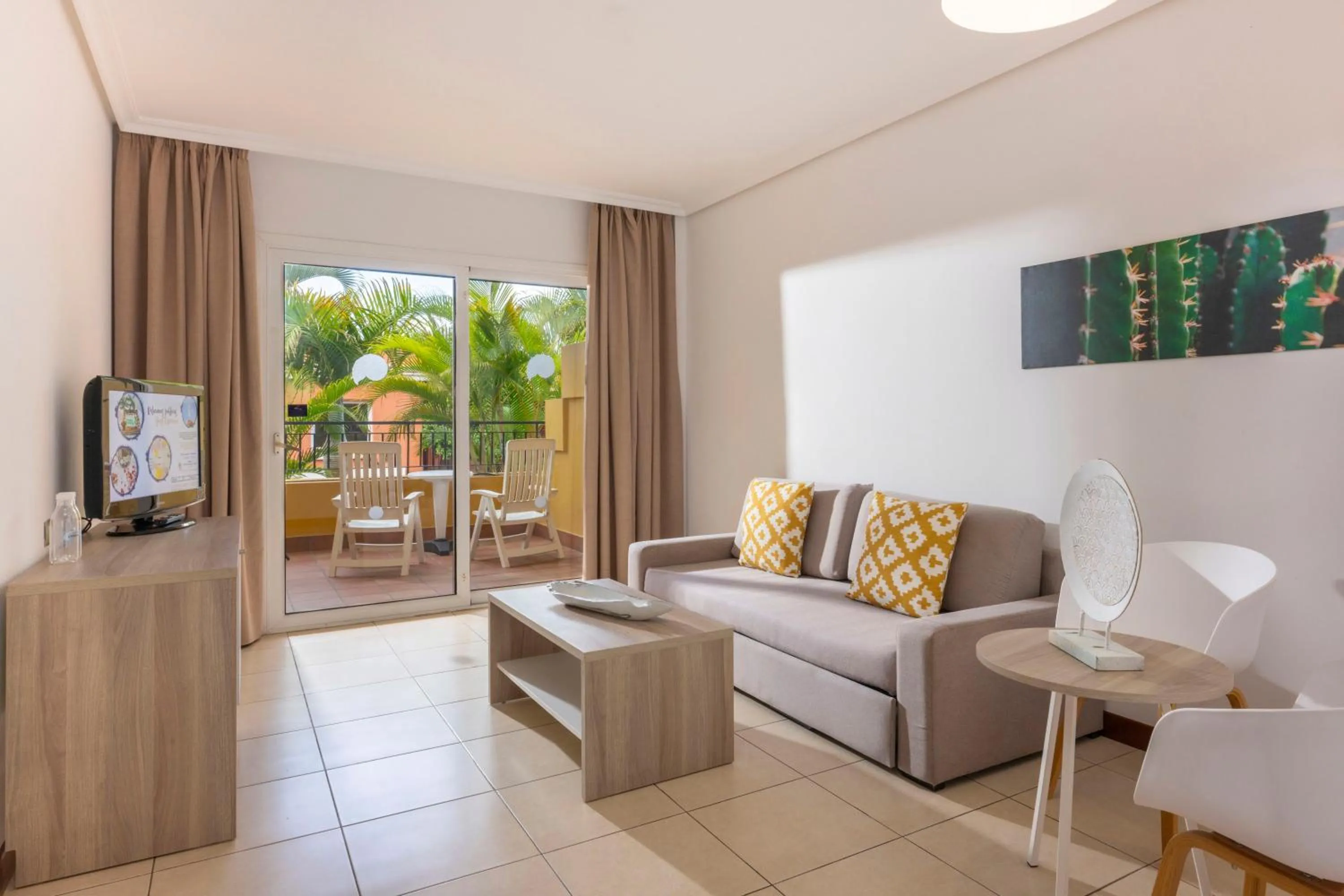Suite Garden (1 adulto + 2 niños) in Landmar Costa los Gigantes Family Resort
