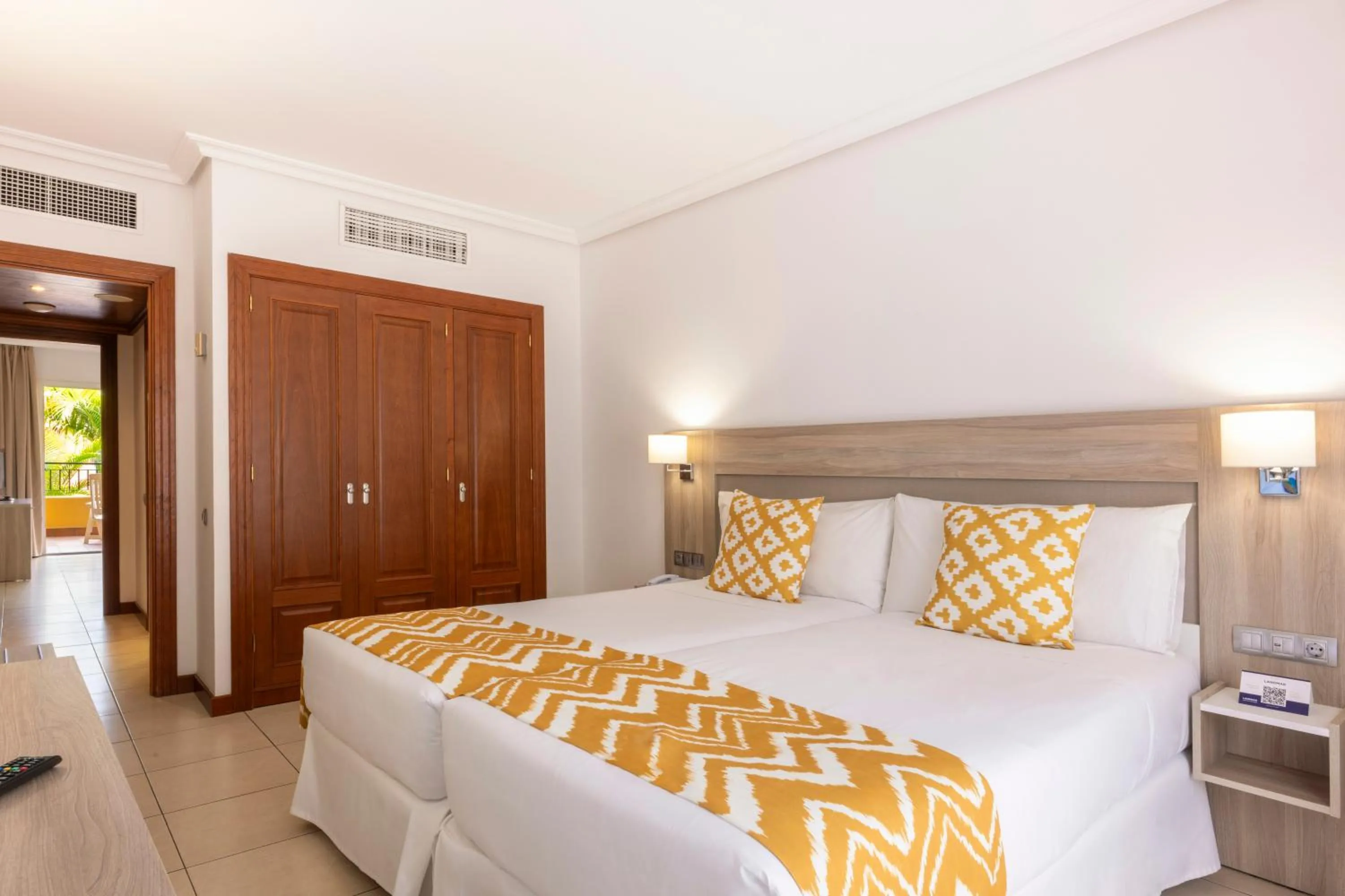 Bed in Landmar Costa los Gigantes Family Resort