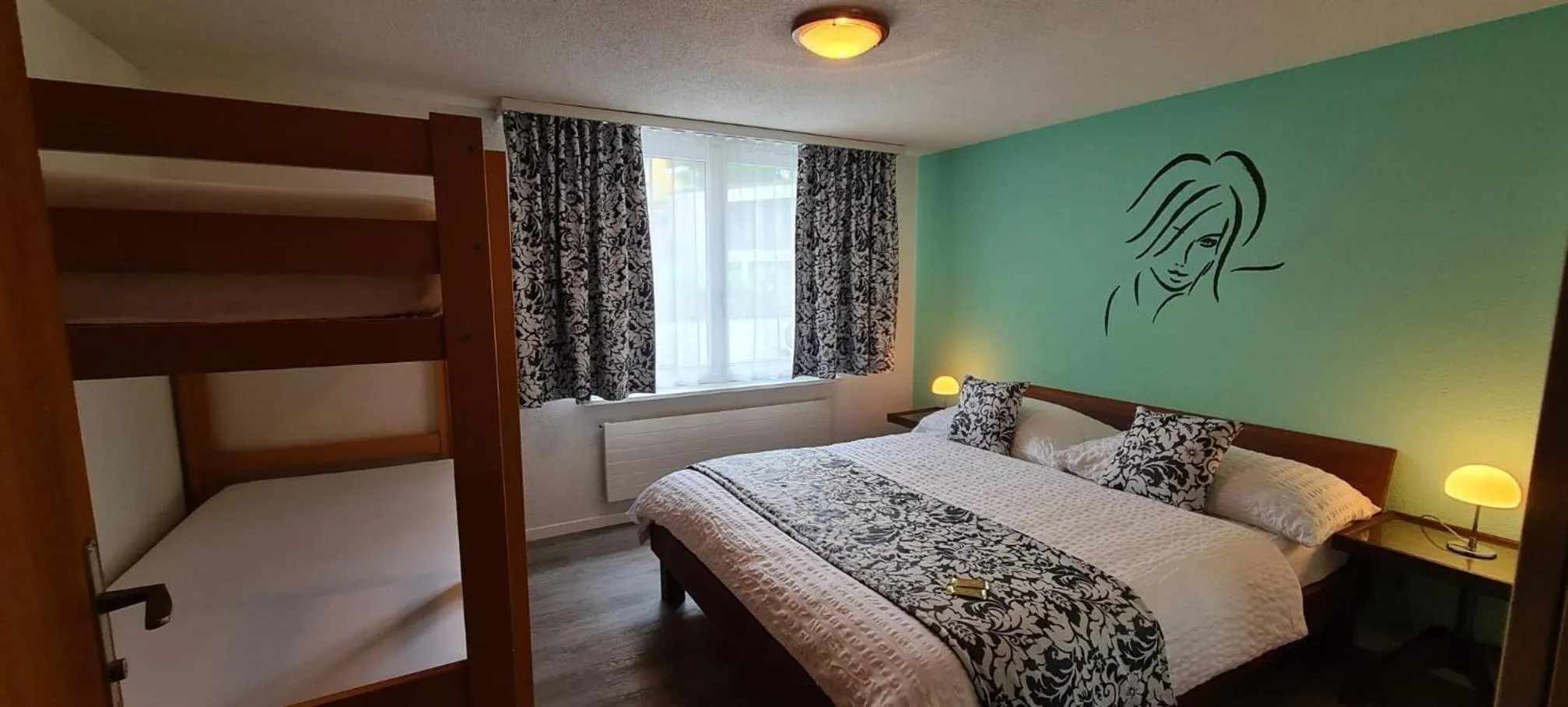 Bedroom, Bed in Hotel Roggerli