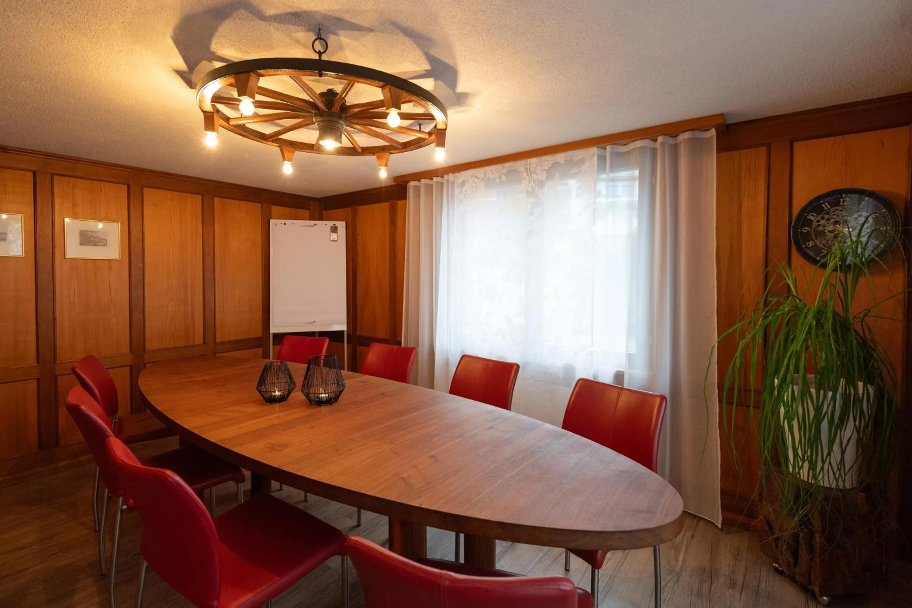 Seating area in Hotel Roggerli