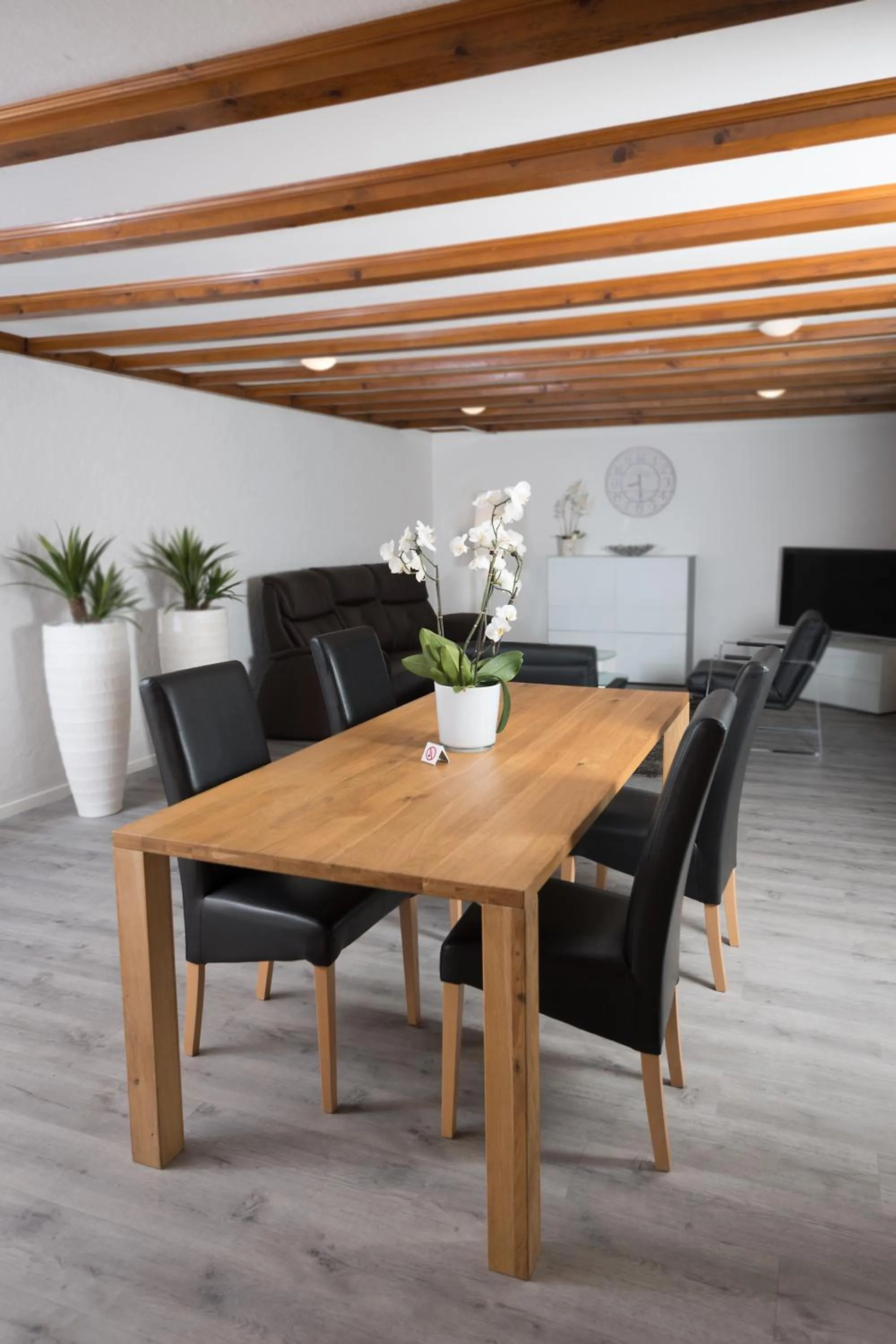 Dining area in Hotel Roggerli