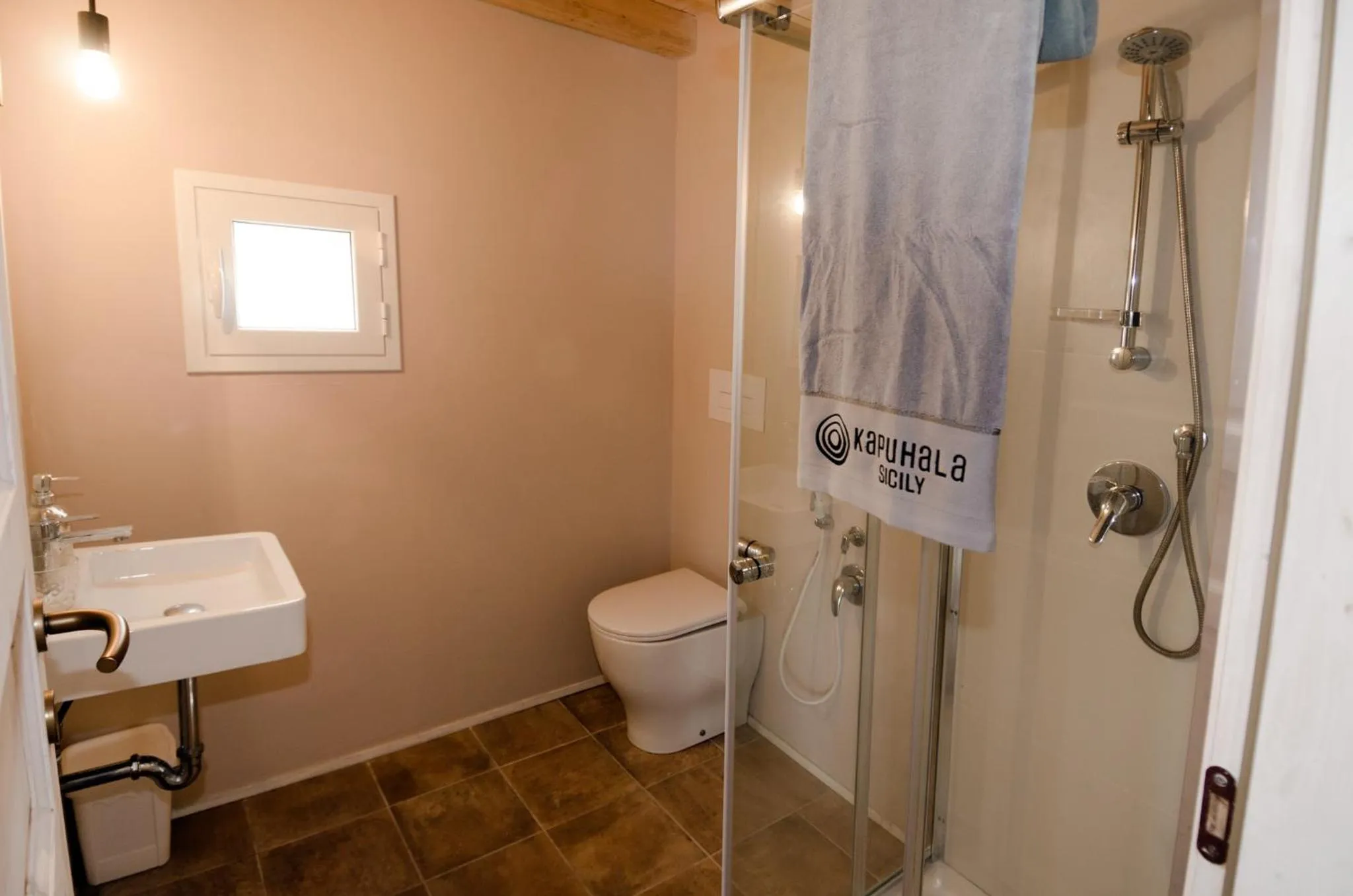 Bathroom in Kapuhala Sicily