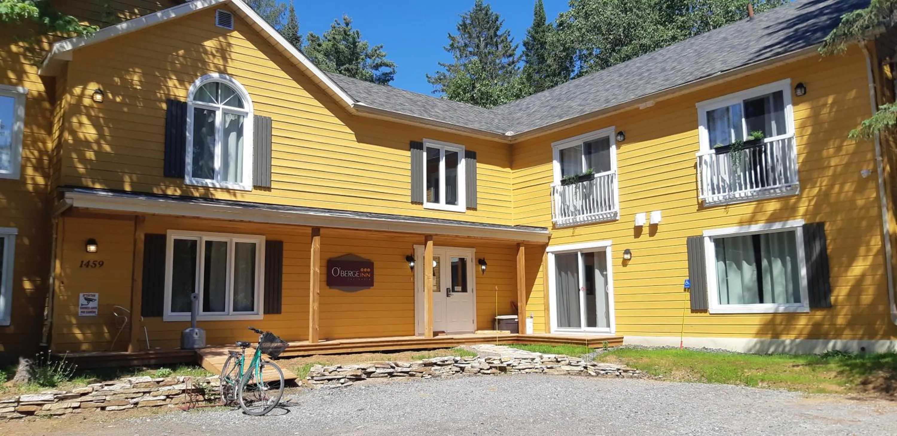 Facade/entrance in Oberge Val-David