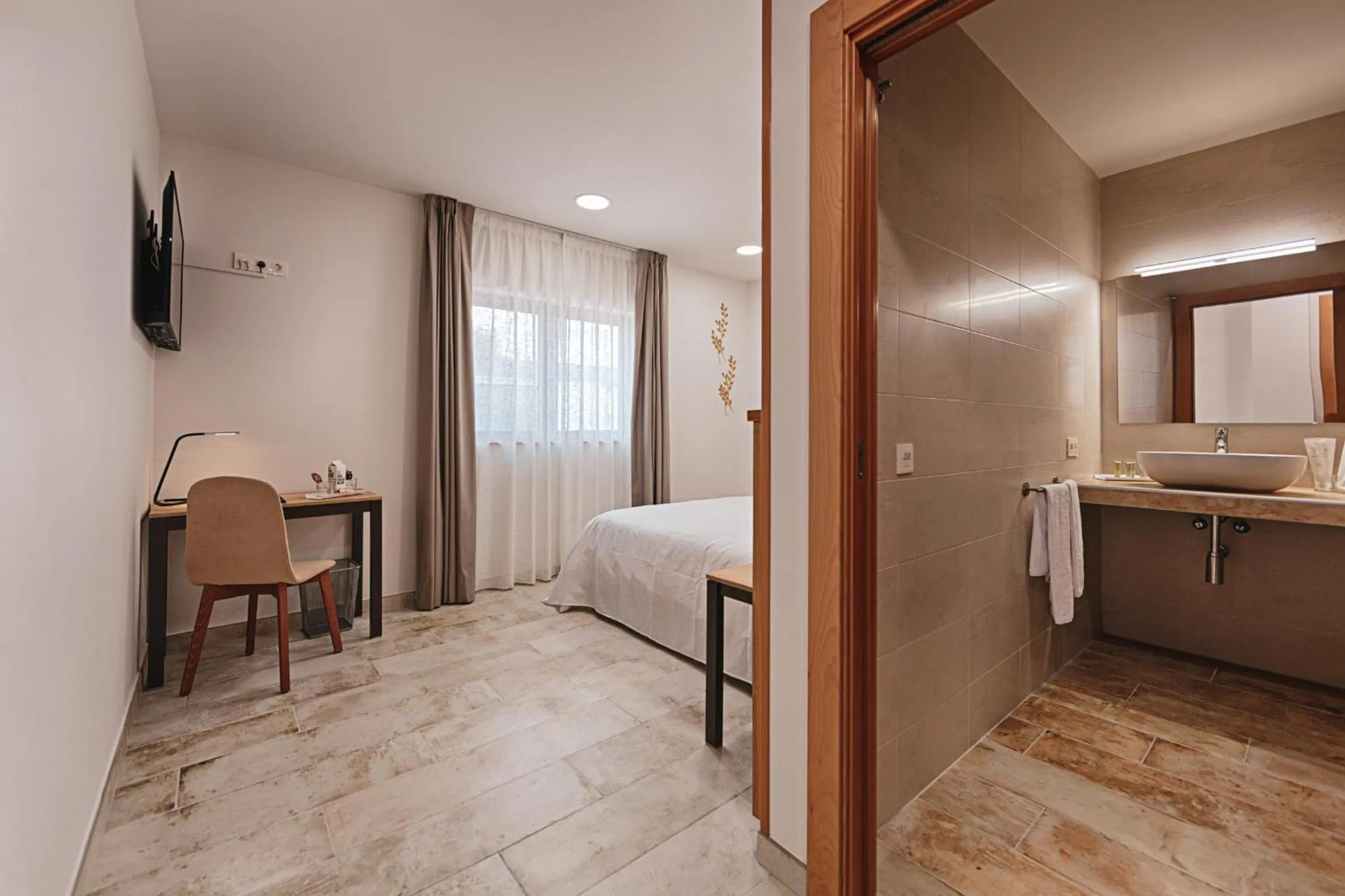 Photo of the whole room, Bed in Hotel rural La Tejera