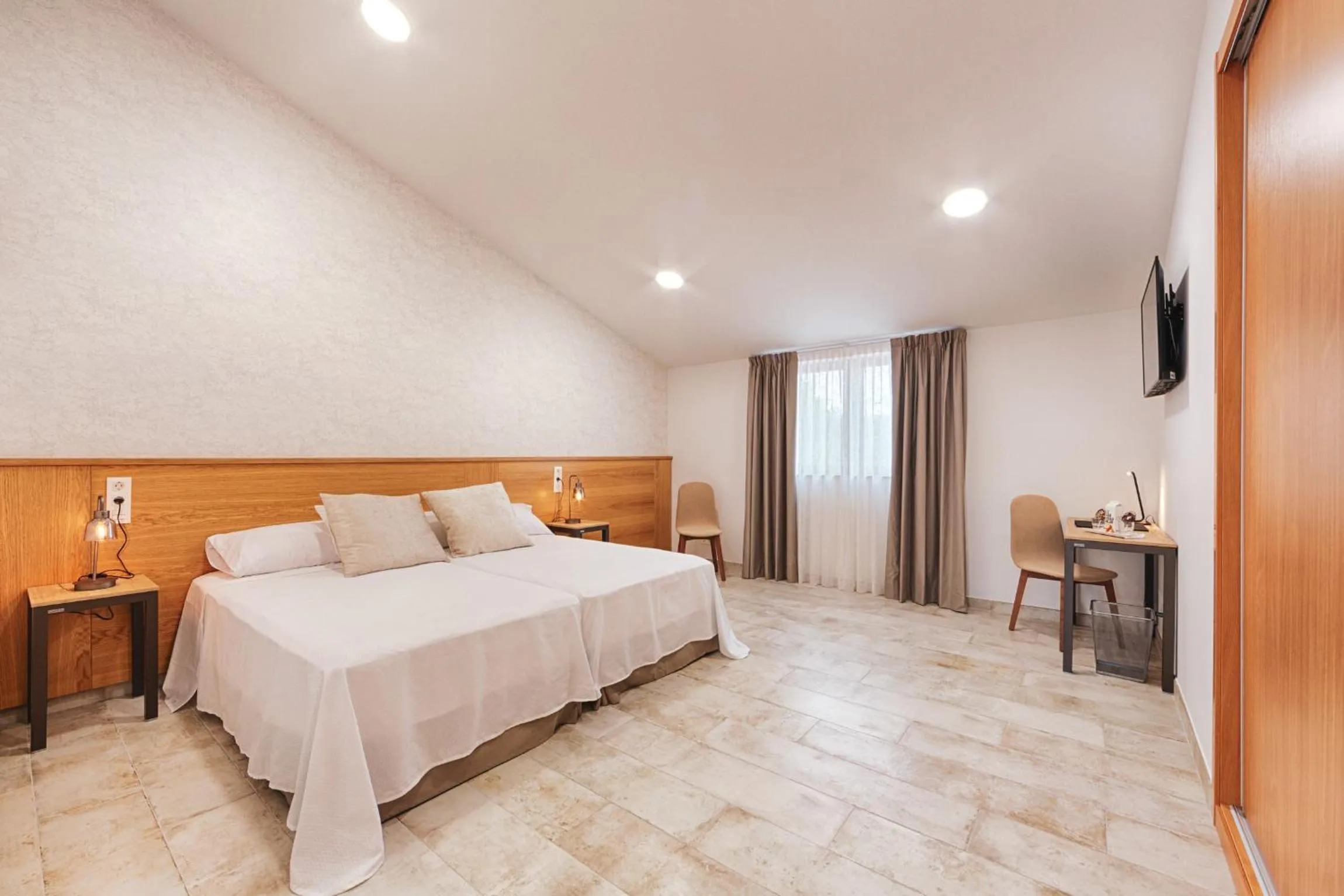 Photo of the whole room, Bed in Hotel rural La Tejera