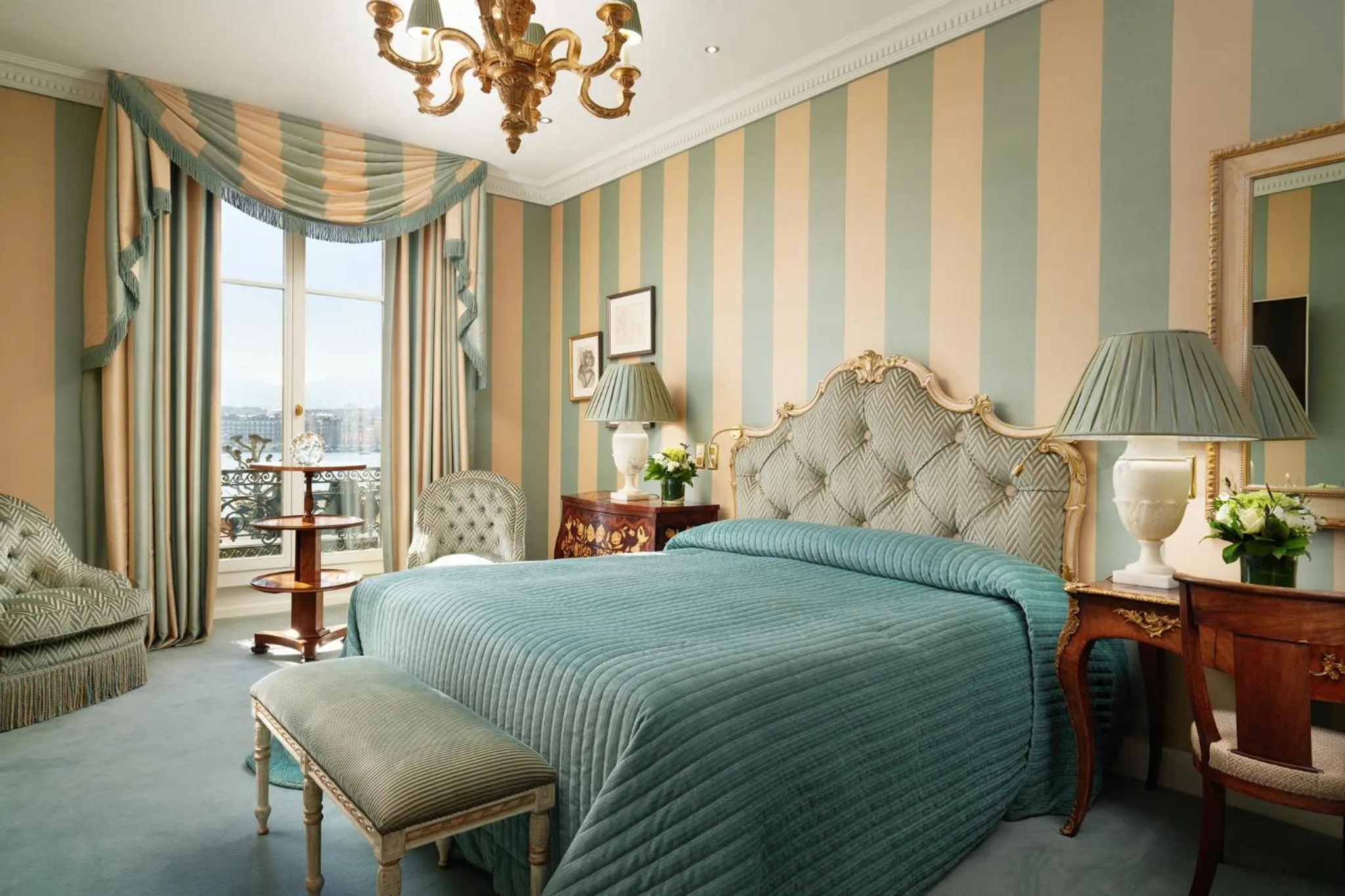 Photo of the whole room, Bed in Hotel d'Angleterre