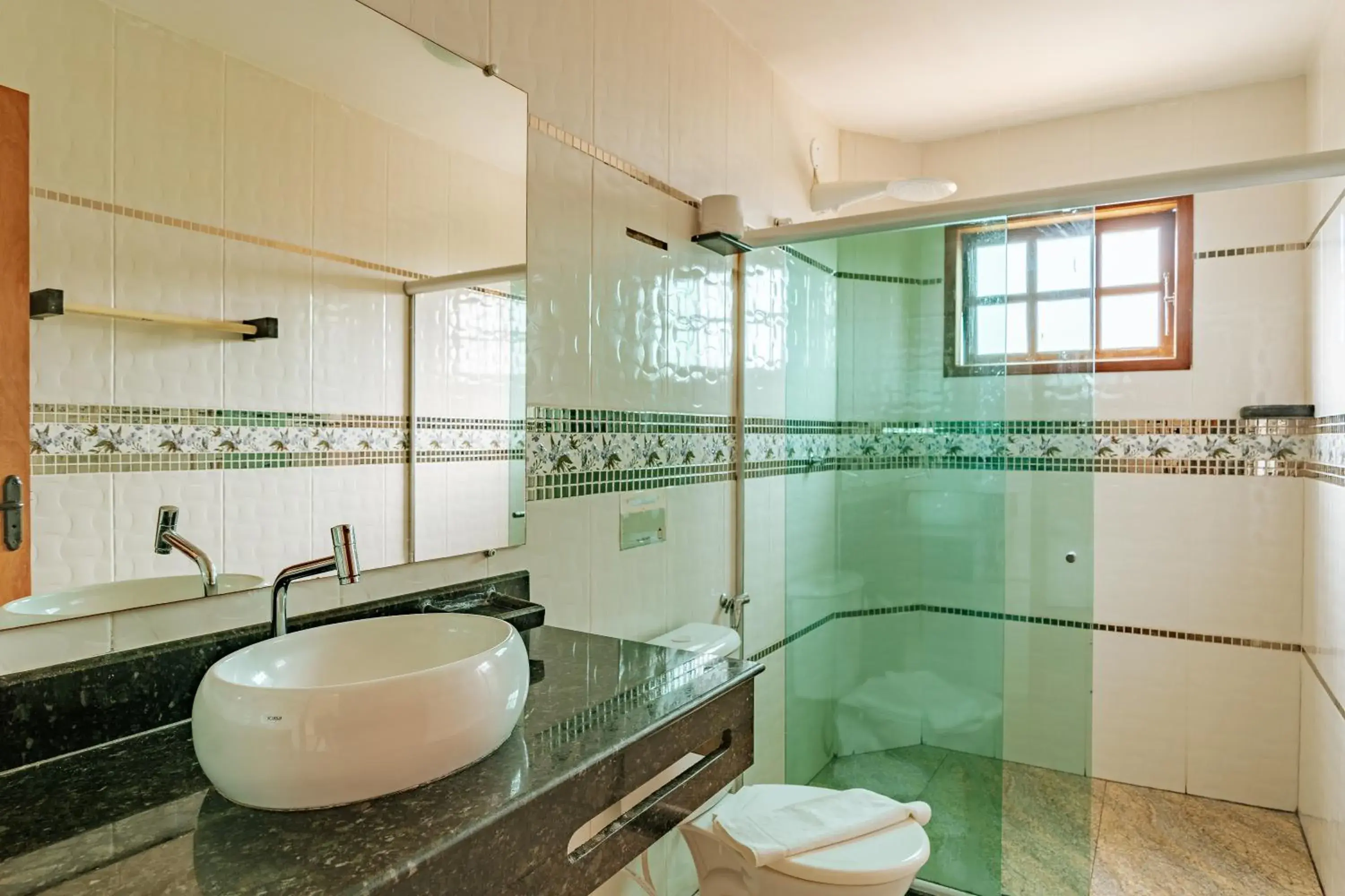 Budget Triple Room in Hotel Cave do Sol Budget Triple Room in Hotel Cave do Sol