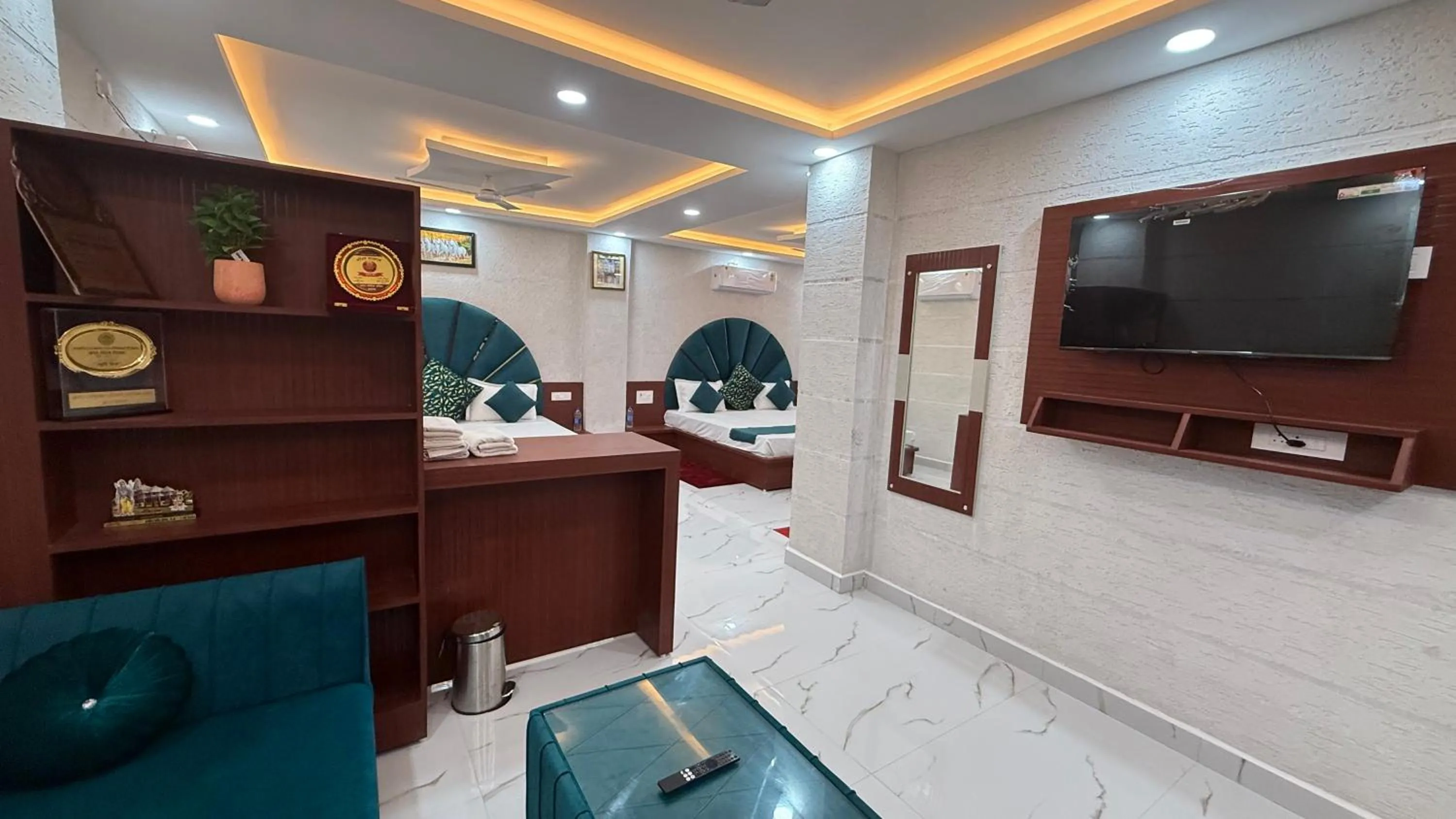 TV and multimedia in Bundeli Farm Resort & Banquet Orchha