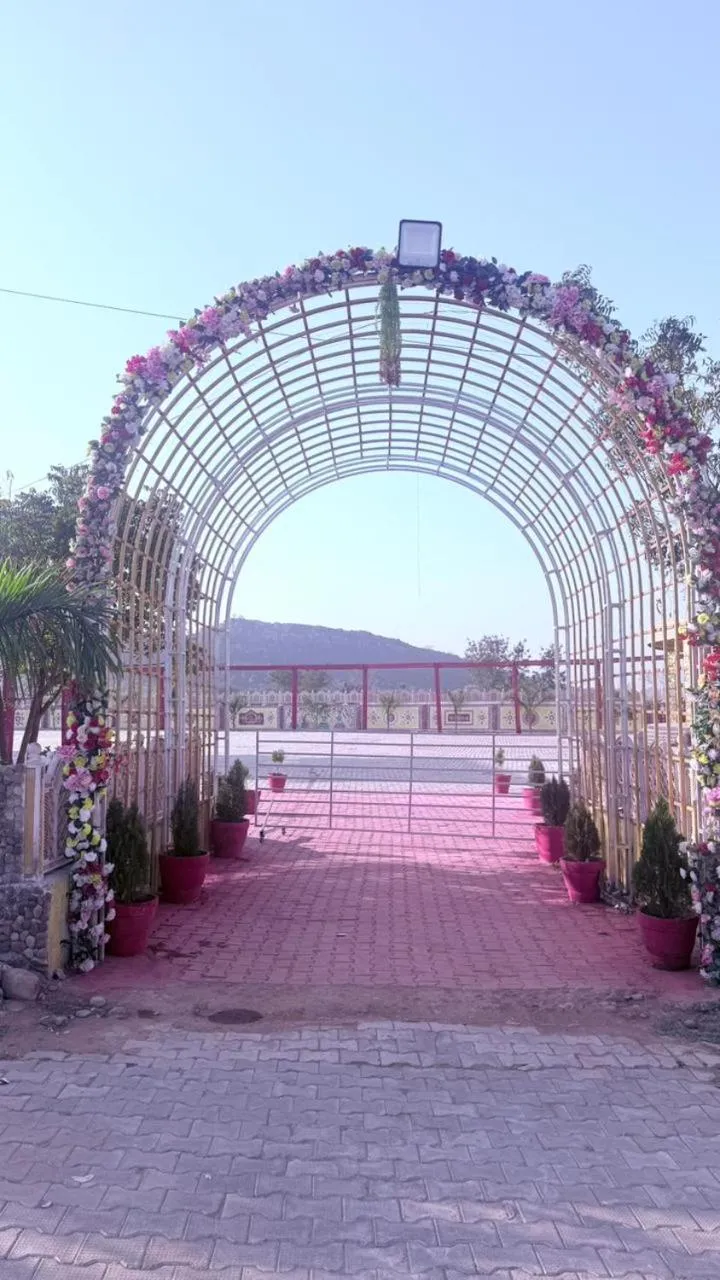 Bundeli Farm Resort & Banquet Orchha