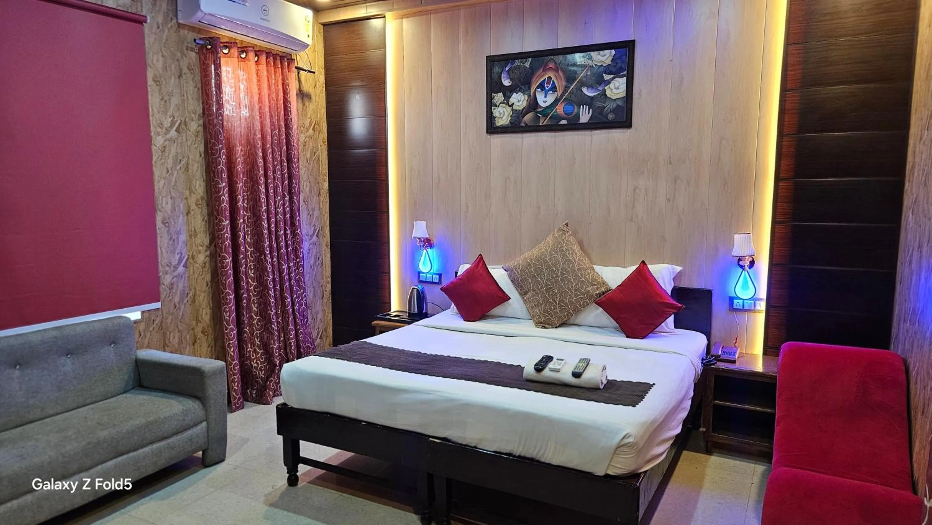 Photo of the whole room, Bed in Bundeli Farm Resort & Banquet Orchha