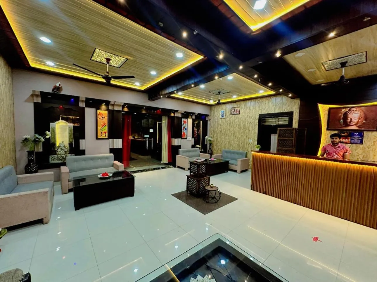 Communal lounge/ TV room in Bundeli Farm Resort & Banquet Orchha