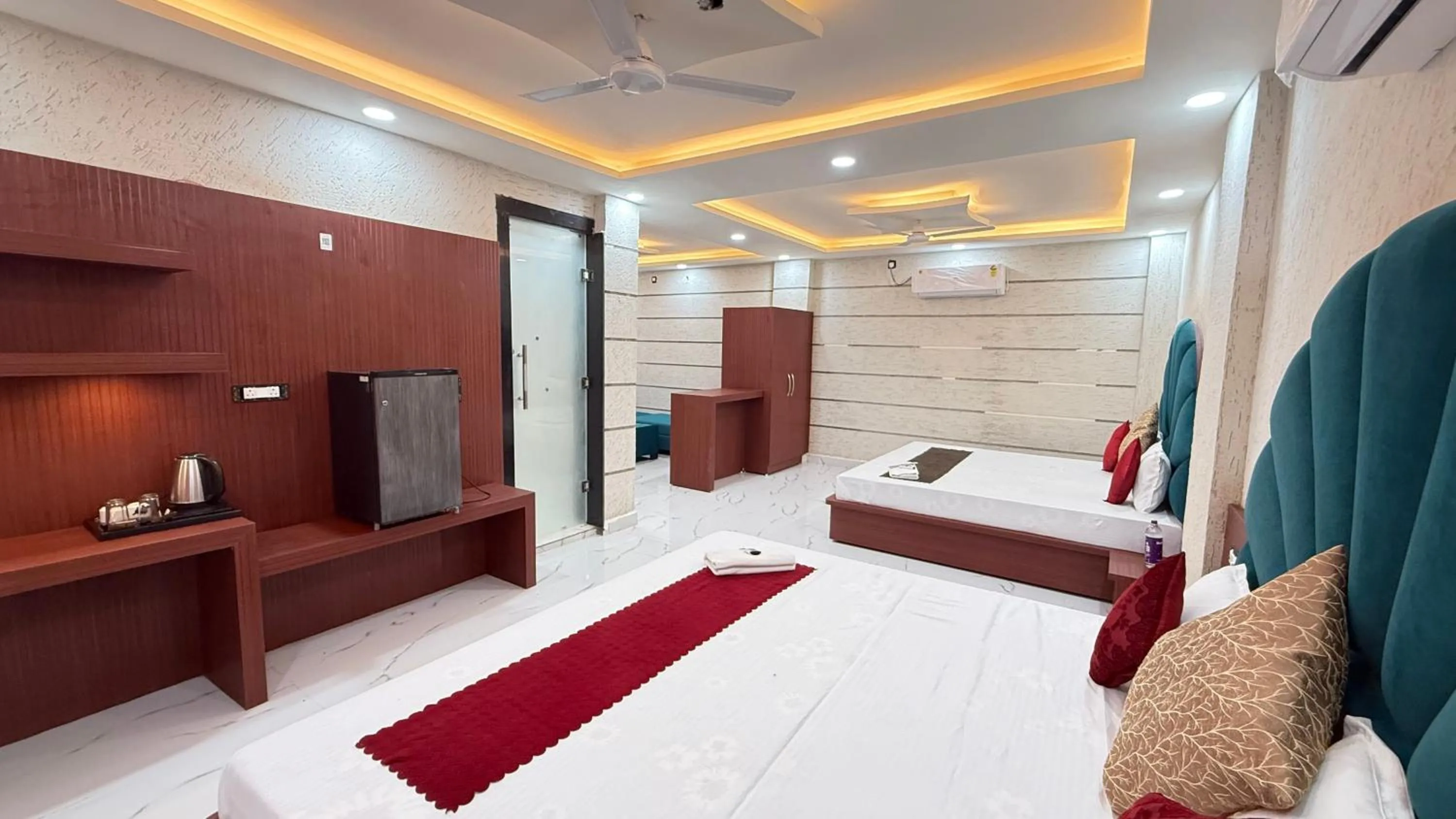 Bed in Bundeli Farm Resort & Banquet Orchha