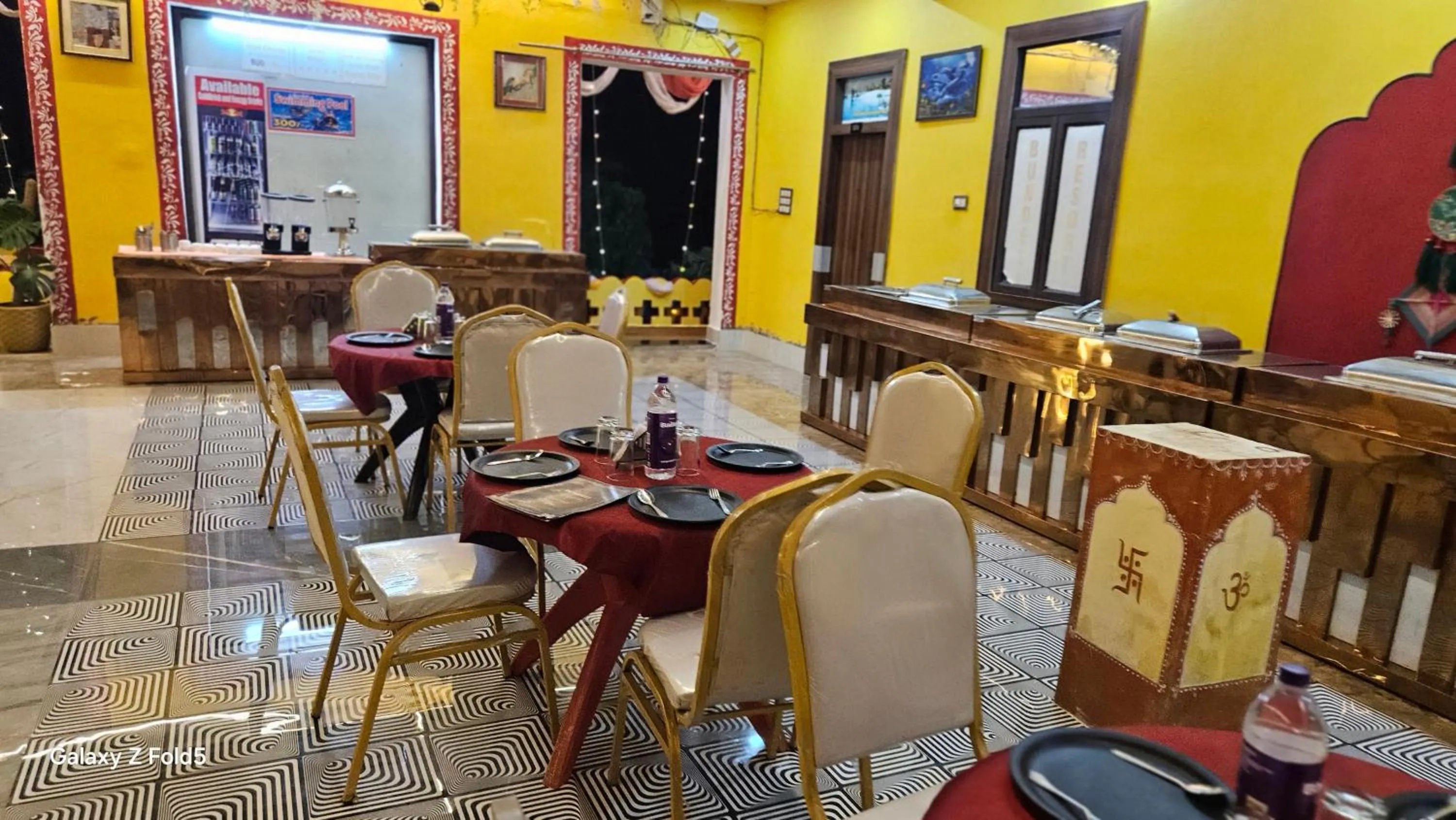 Restaurant/places to eat in Bundeli Farm Resort & Banquet Orchha
