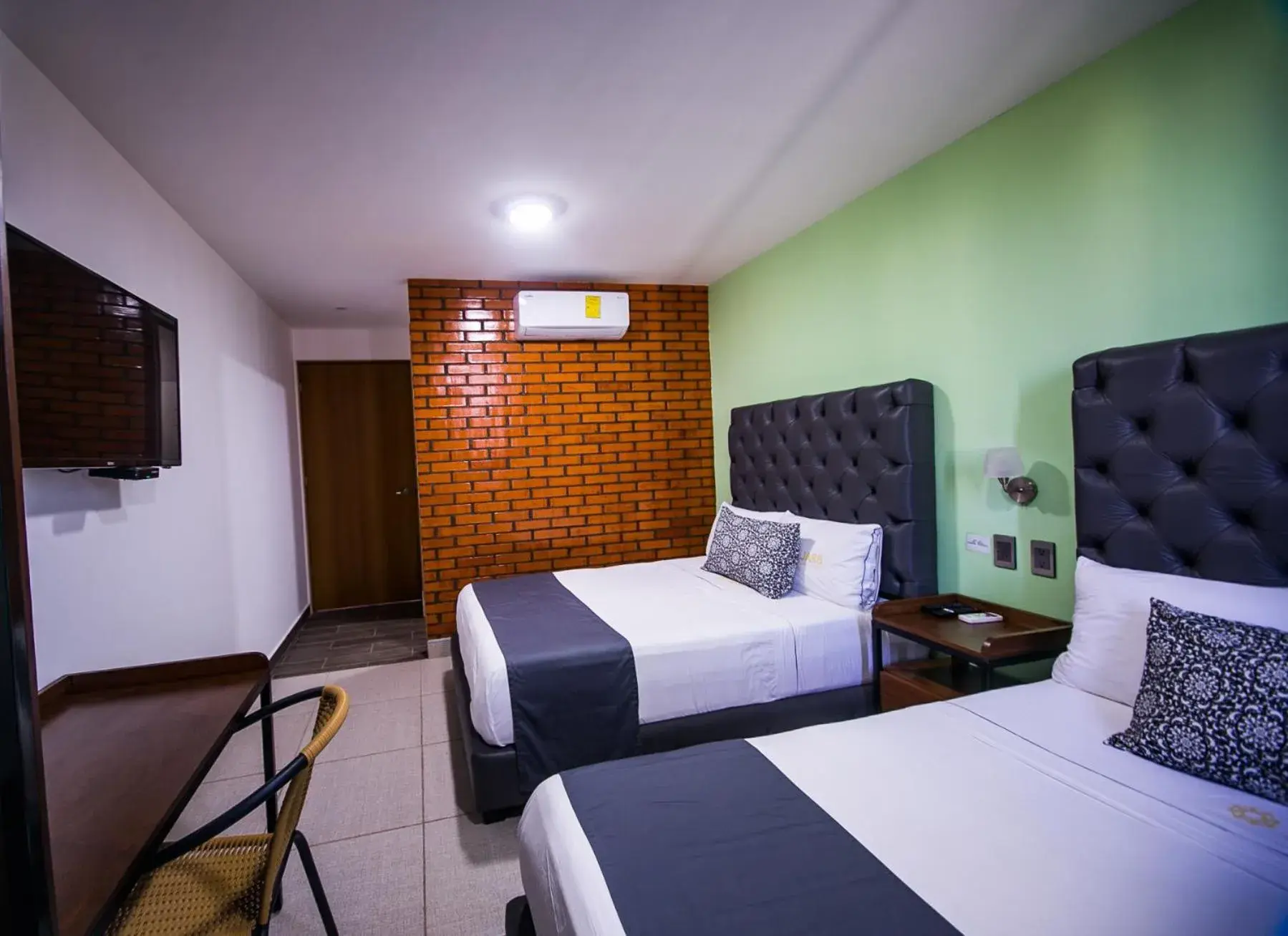 Superior Double Room with Two Double Beds in Hotel Jar8 Acuario enfrente al Acuario de Veracruz Superior Double Room with Two Double Beds in Hotel Jar8 Acuario enfrente al Acuario de Veracruz