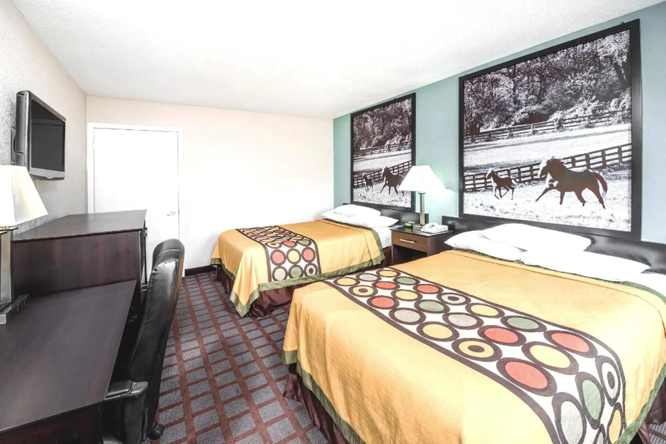 Bed in Hotel 7 Inn Paducah