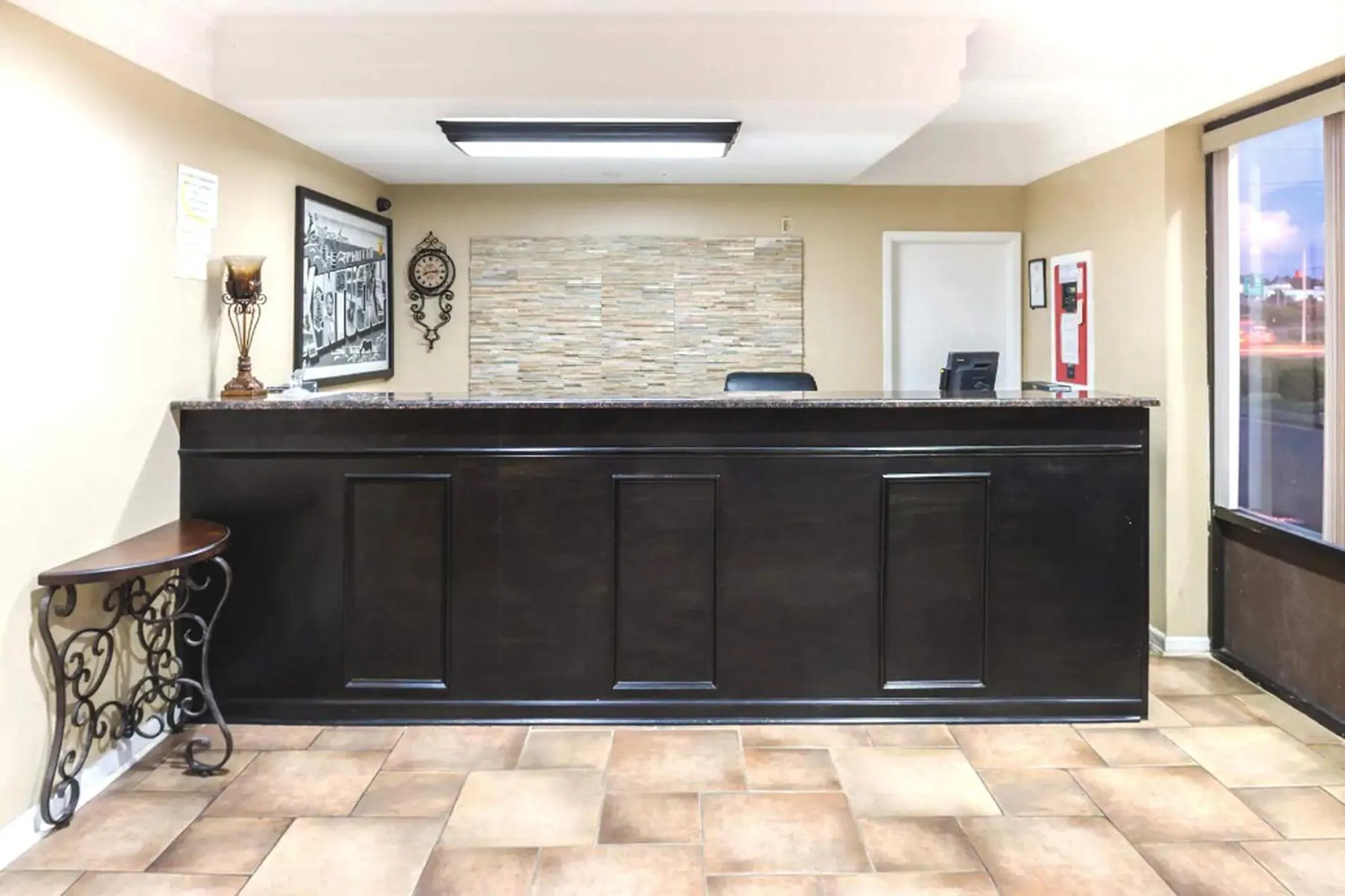 Staff in Hotel 7 Inn Paducah