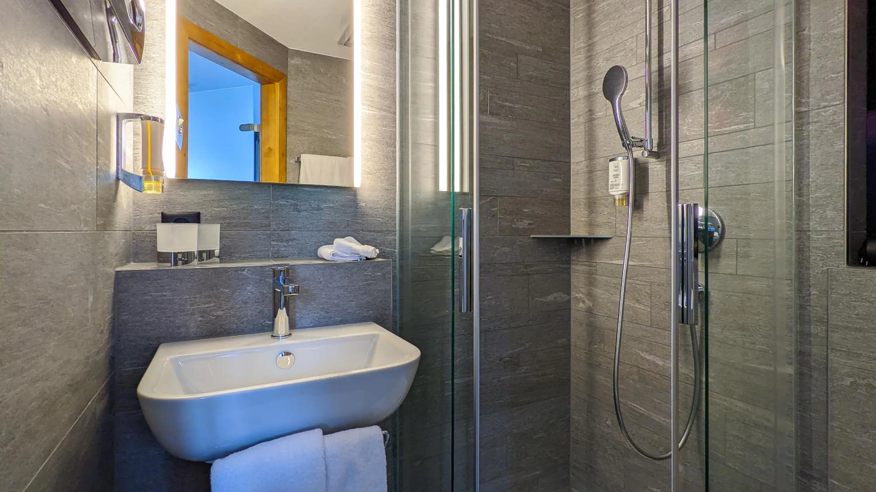 Bathroom in Hotel Strandhotel