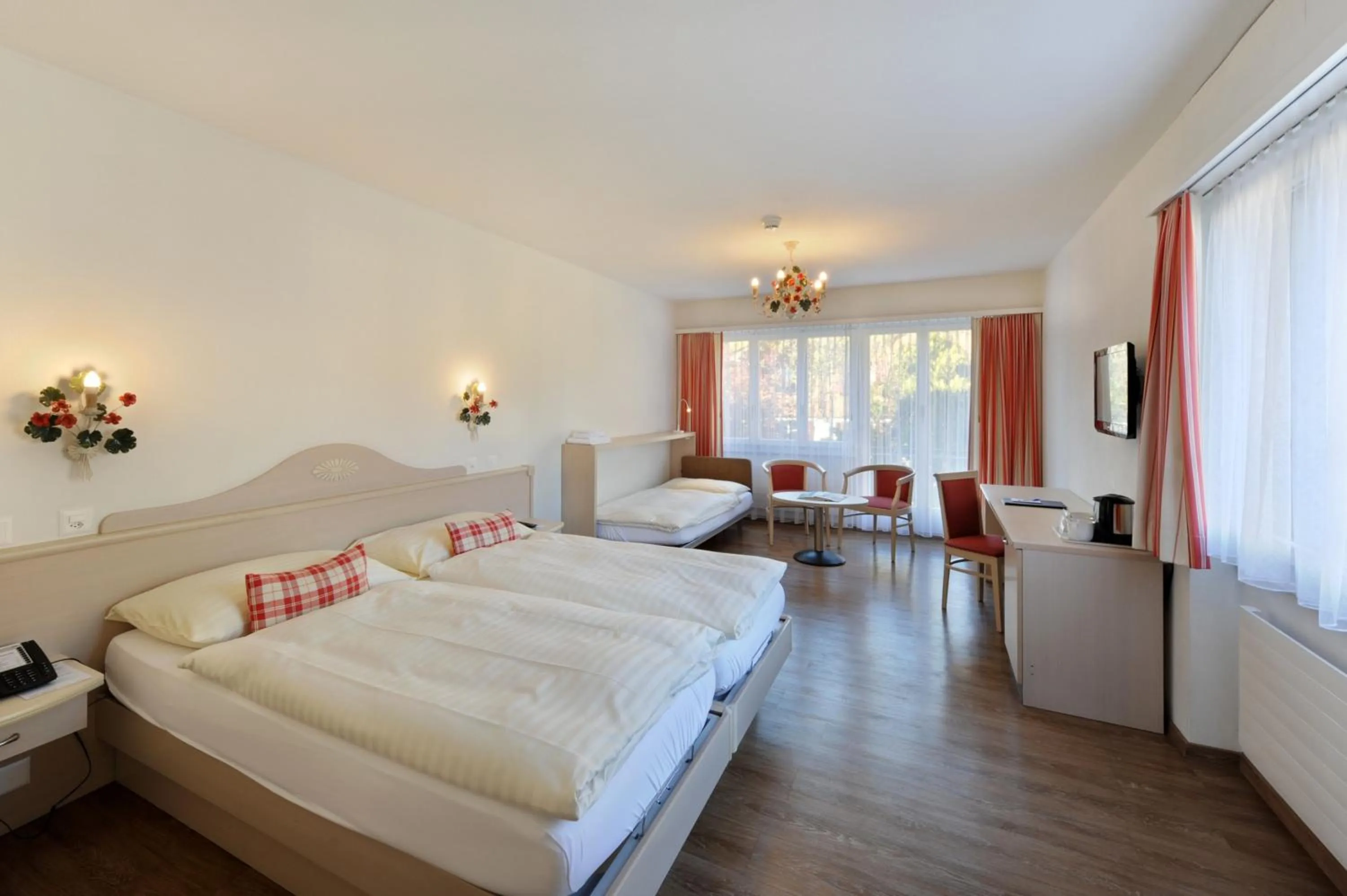 Photo of the whole room, Bed in Hotel Beausite