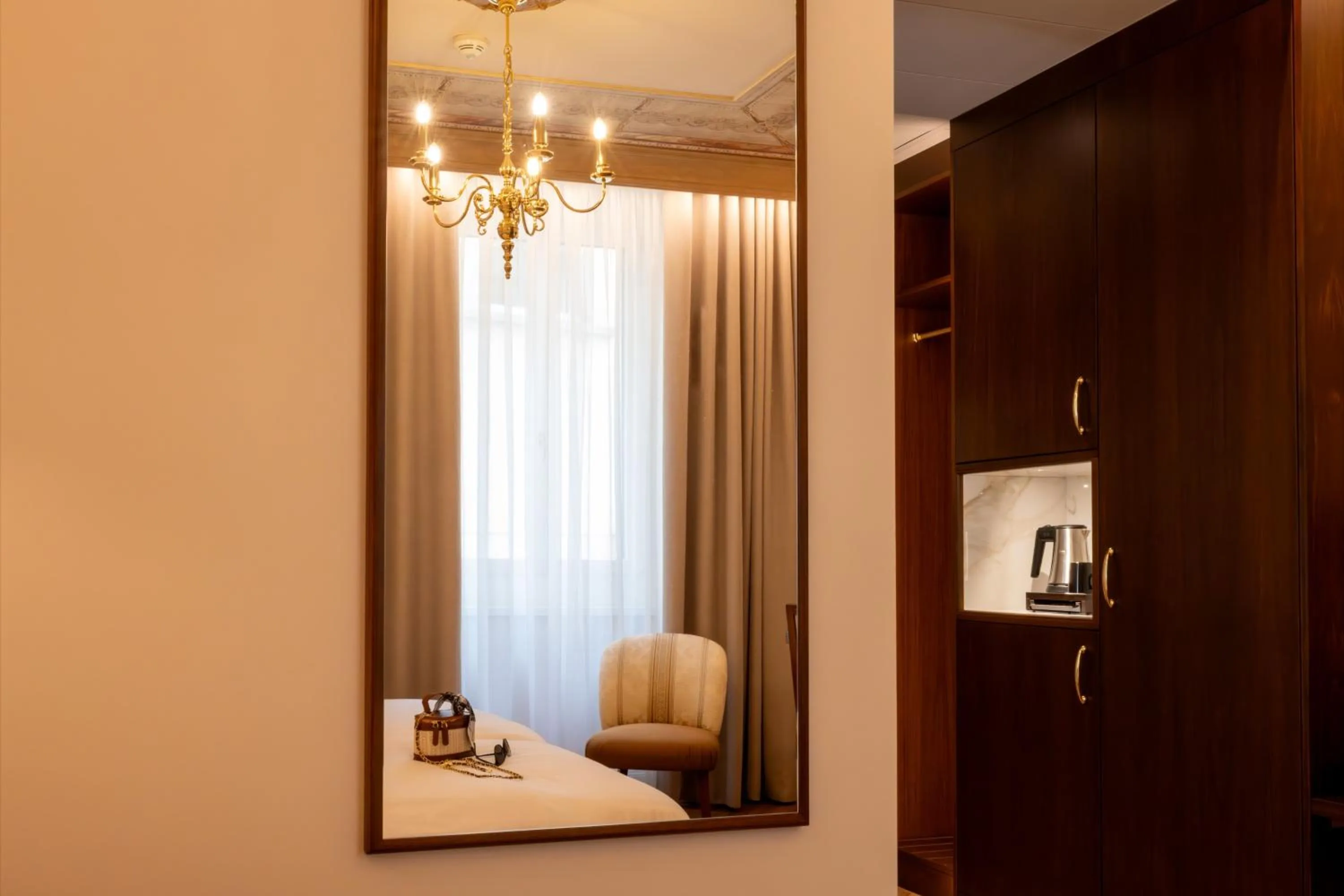 Decorative detail in International au Lac Historic Lakeside Hotel