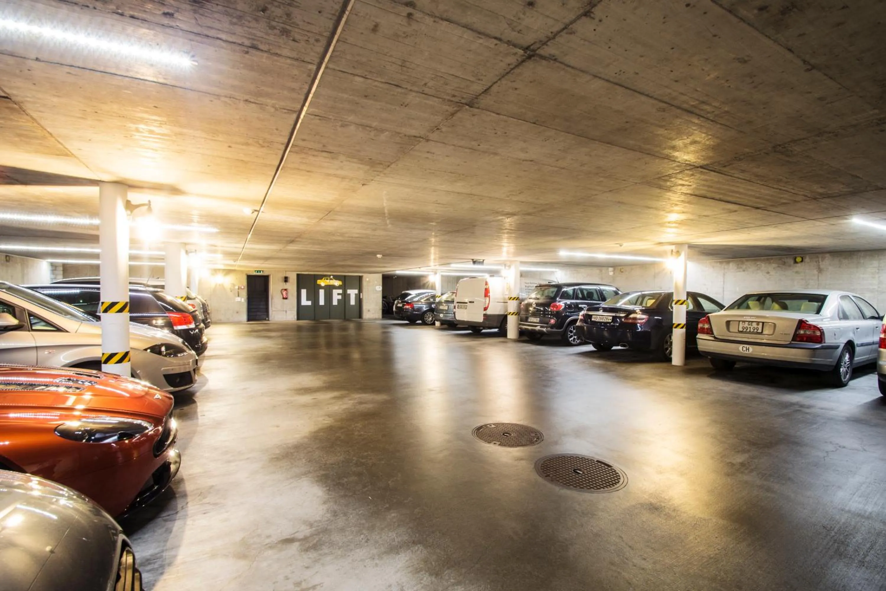 Property building in International au Lac Historic Lakeside Hotel