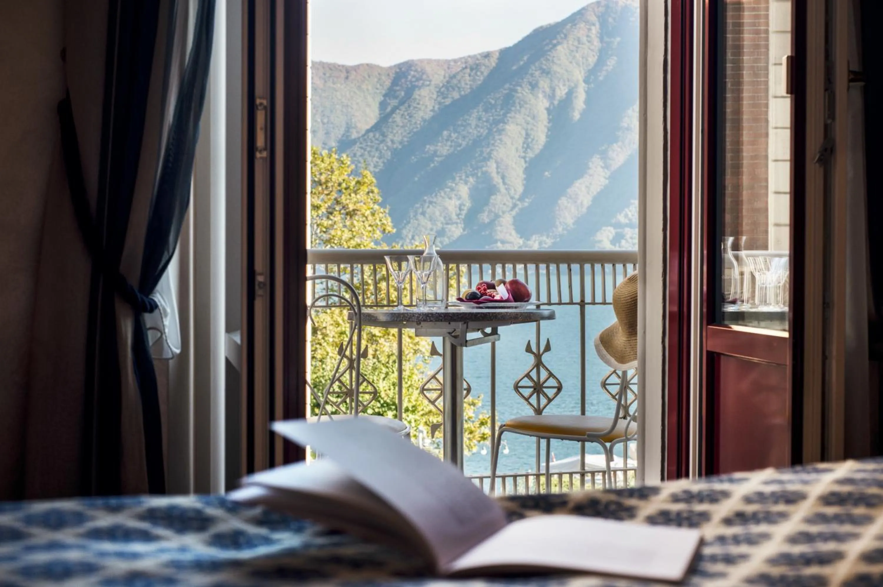 Day, Bed in International au Lac Historic Lakeside Hotel