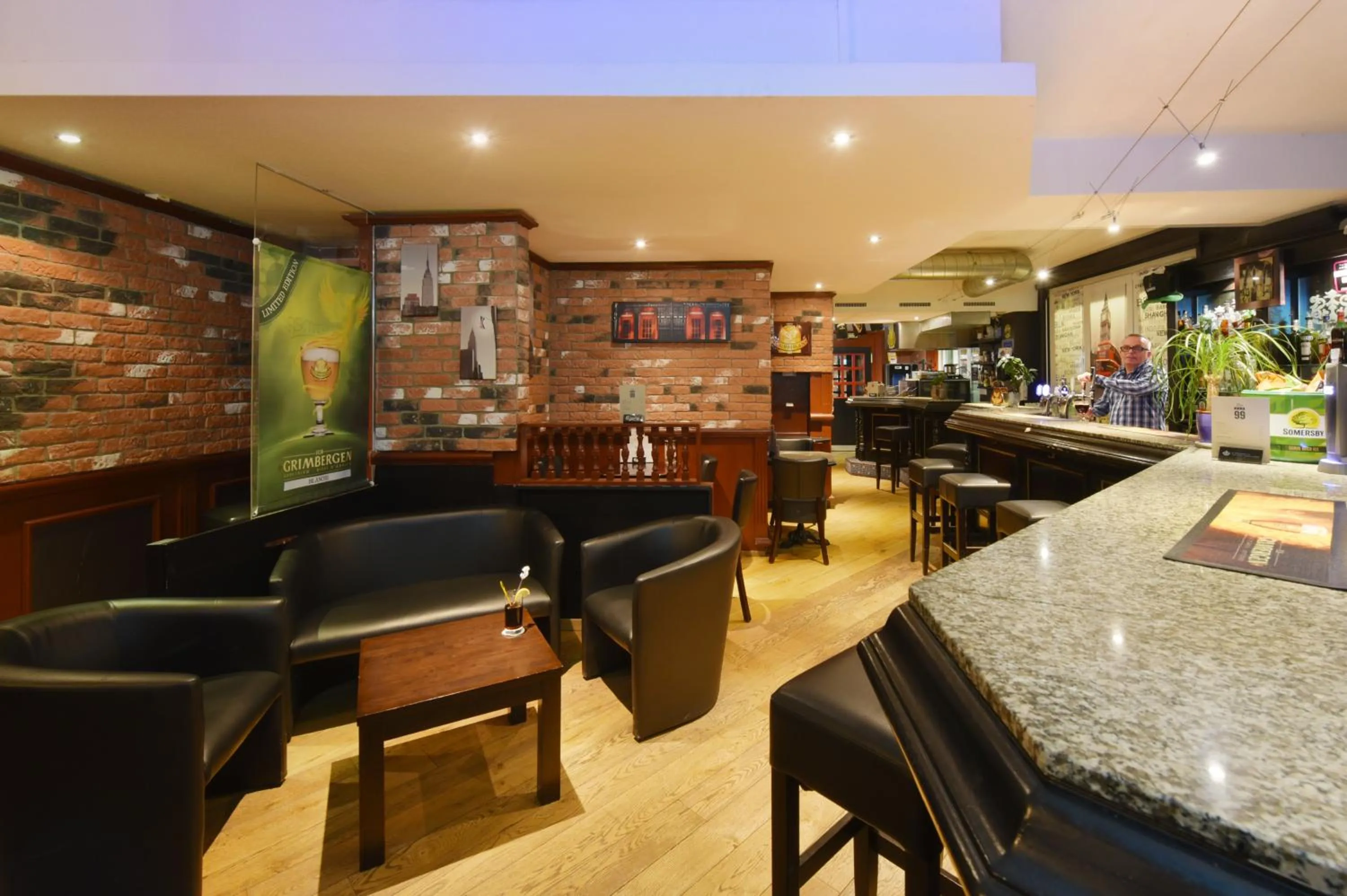 Lounge or bar in Hôtel Bellerive