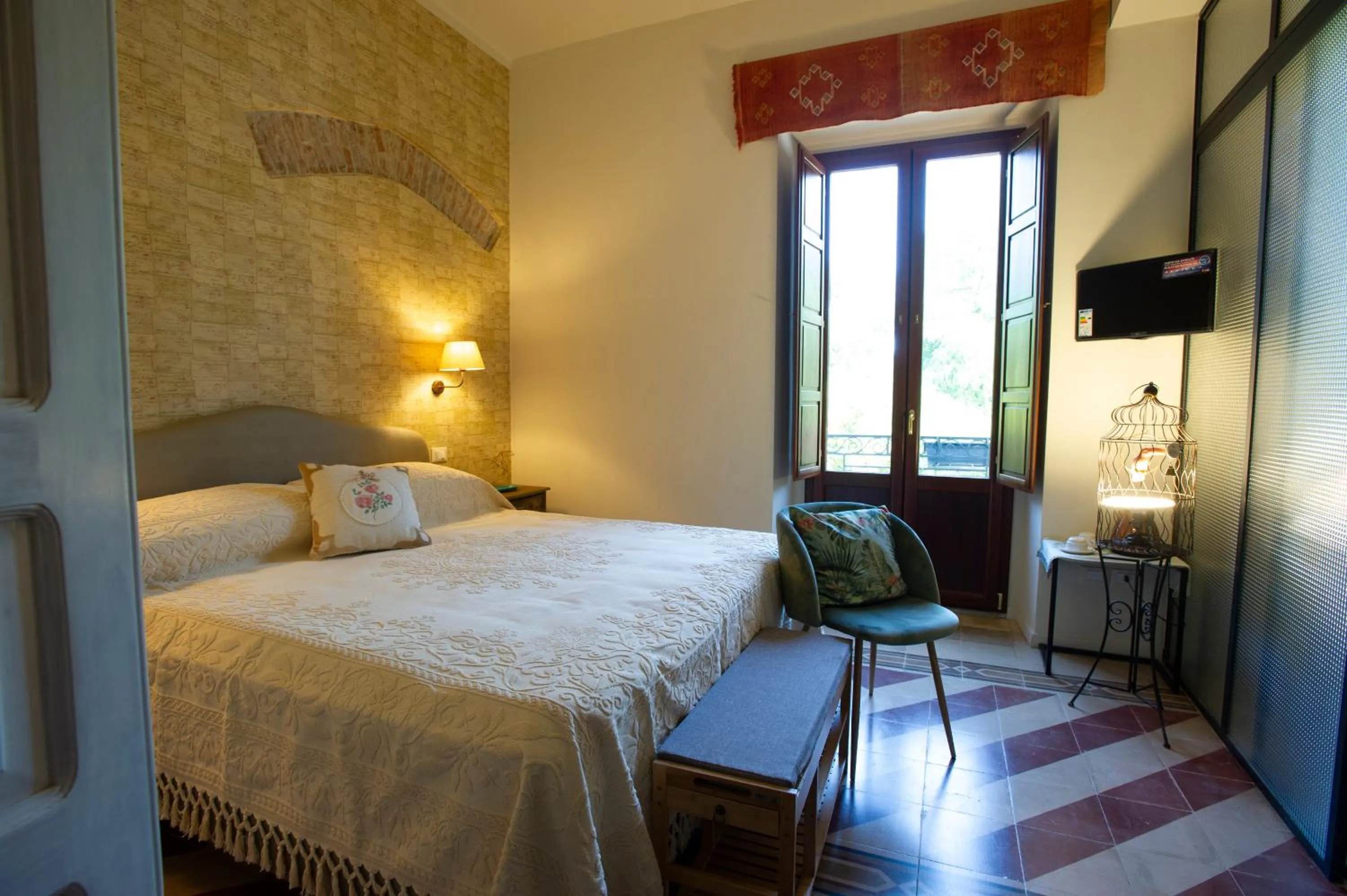 Photo of the whole room, Bed in Palazzo Scura