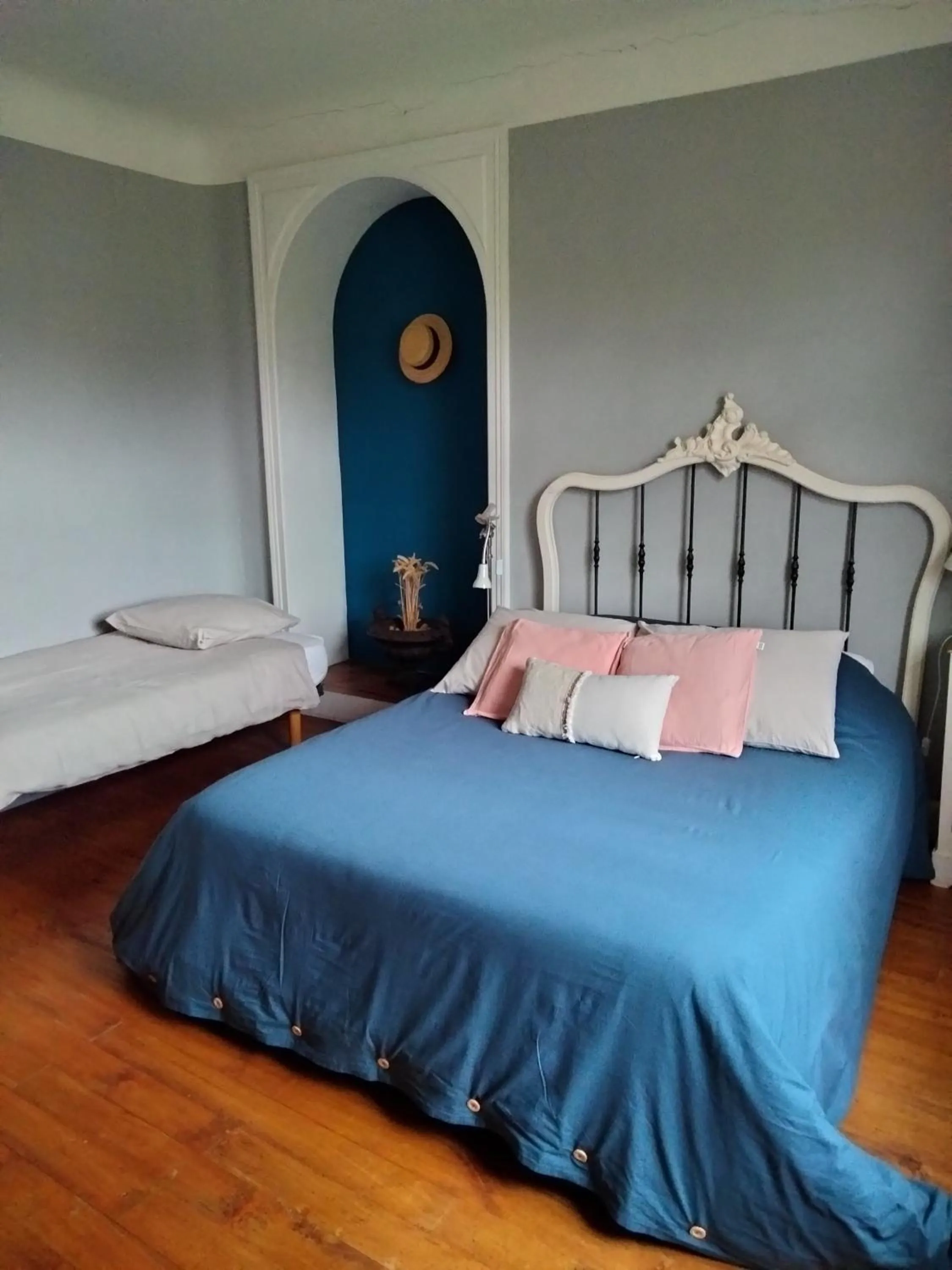 Bedroom, Bed in Moulins de Clan