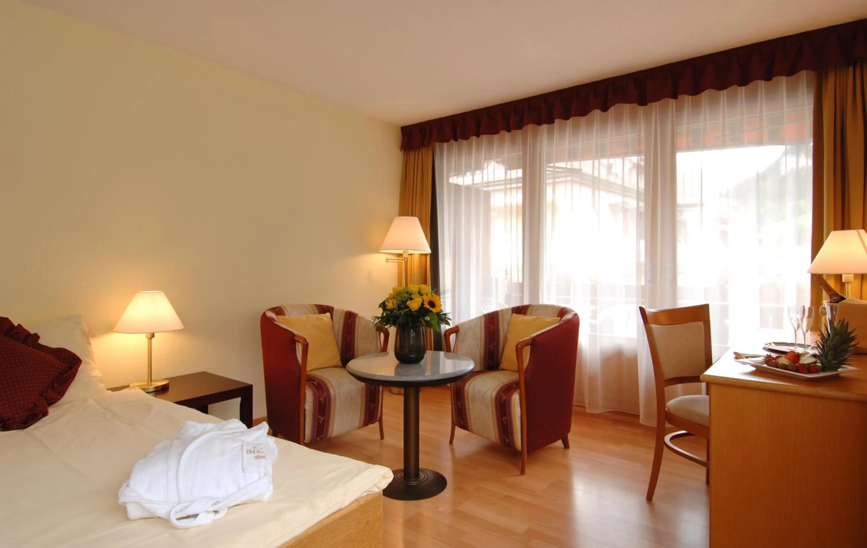 Photo of the whole room, Bed in Chalet-Hotel Beau-Site