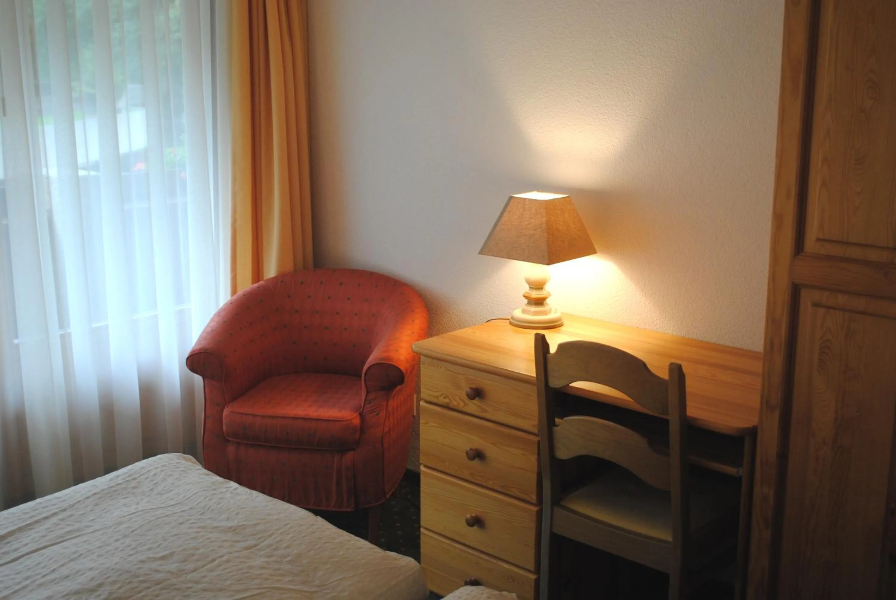 Seating area, Bed in Chalet-Hotel Beau-Site
