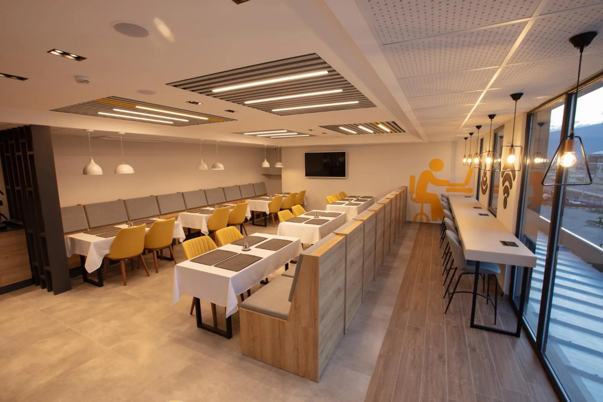 Restaurant/places to eat in VALENT OTEL BUSINESS