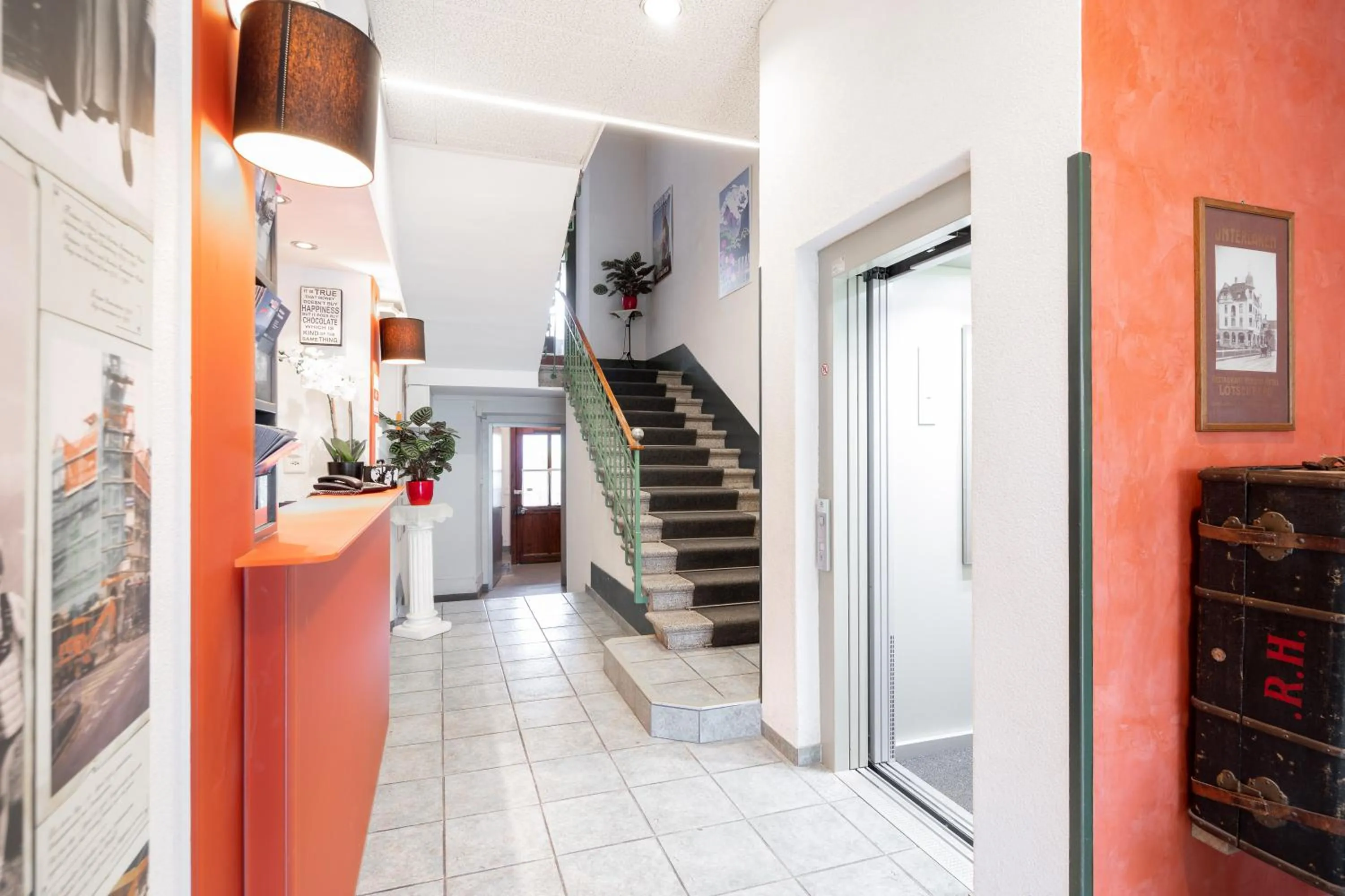 Lobby or reception in Hotel Lötschberg