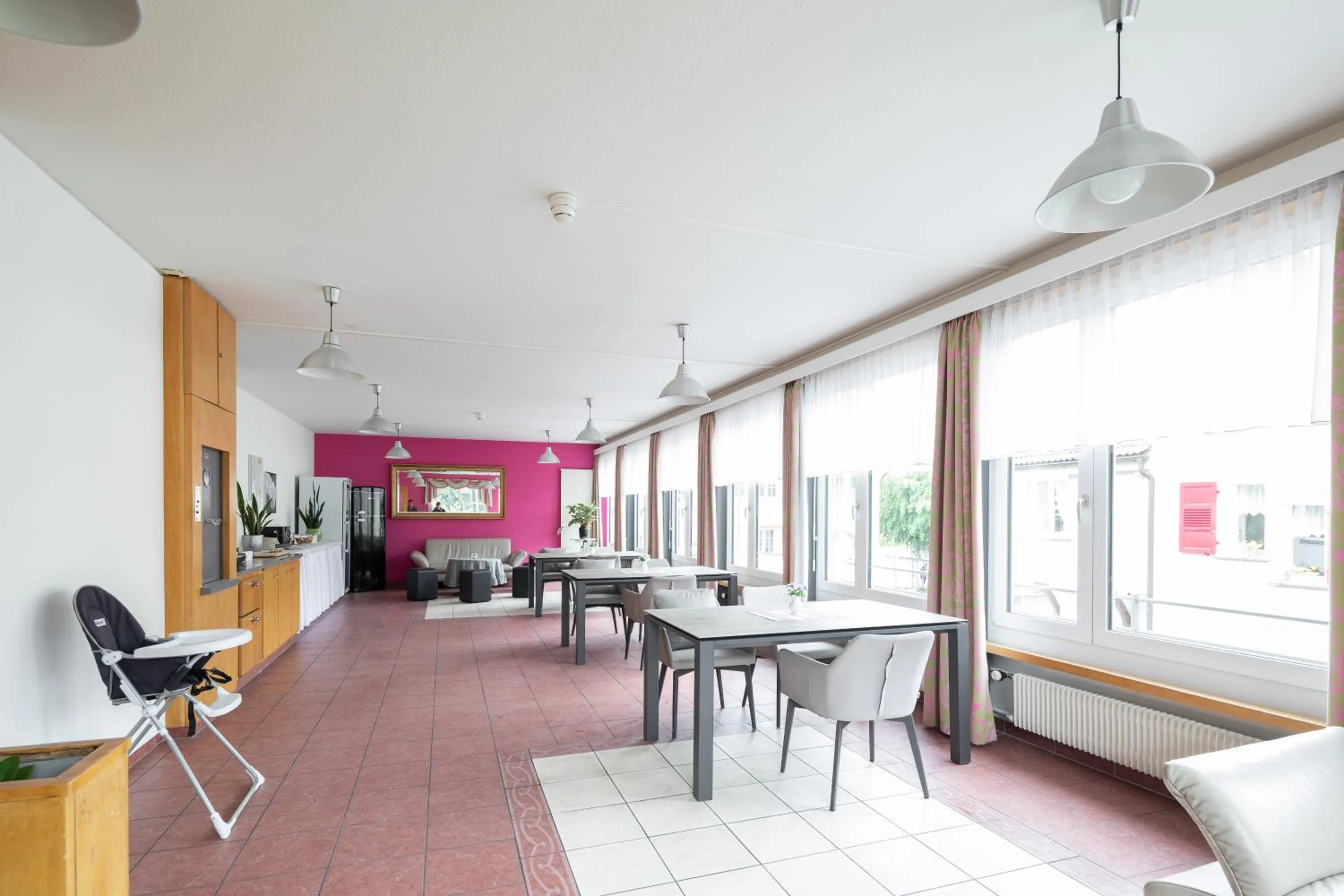 Lounge or bar in Hotel Lötschberg