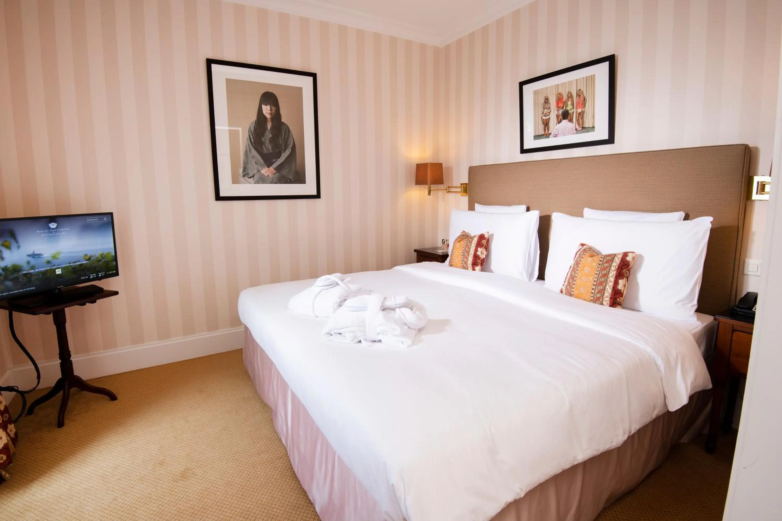 Bed in Hôtel Des Trois Couronnes & Spa - The Leading Hotels of the World