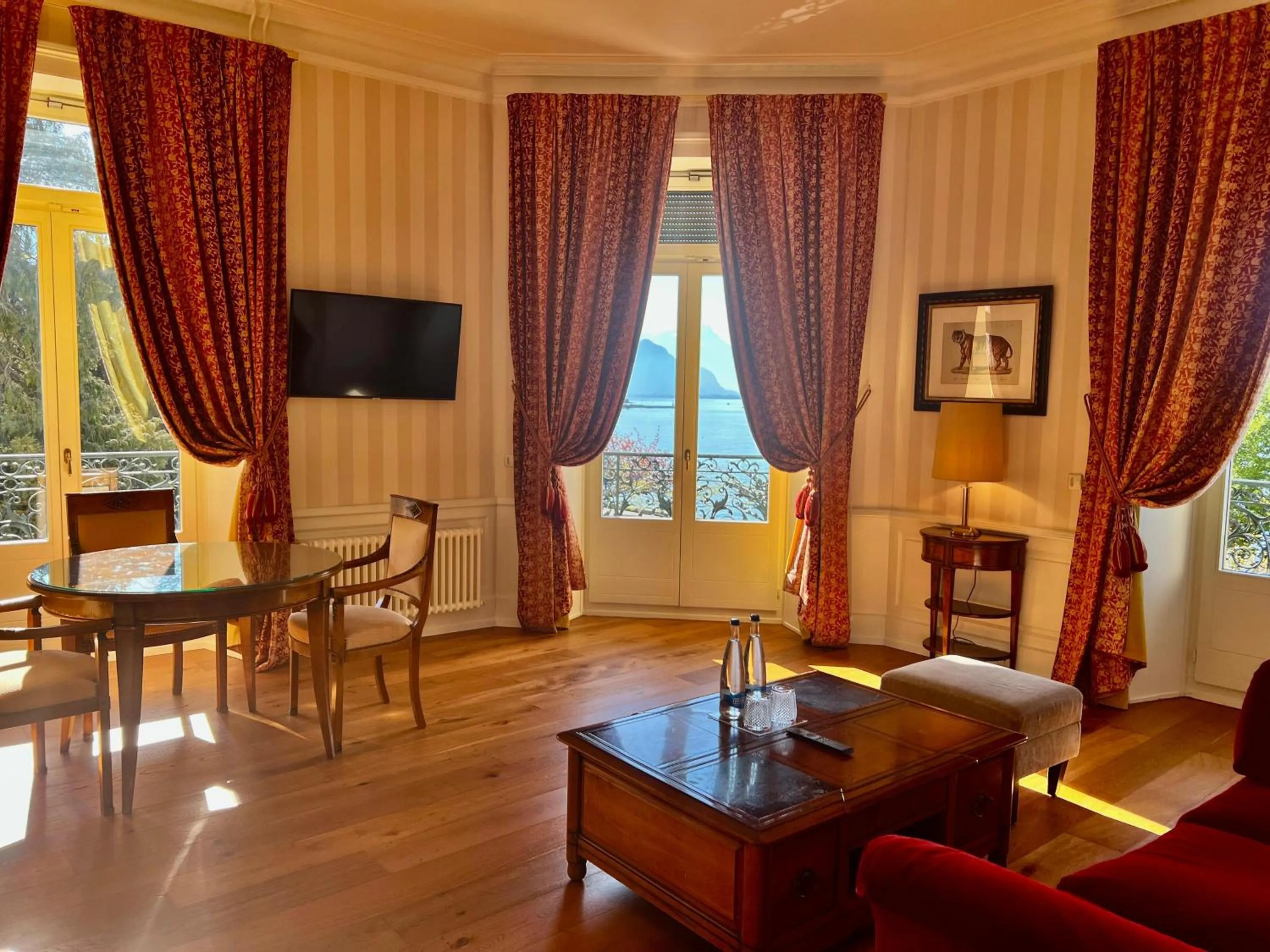 Communal lounge/ TV room in Hôtel Des Trois Couronnes & Spa - The Leading Hotels of the World