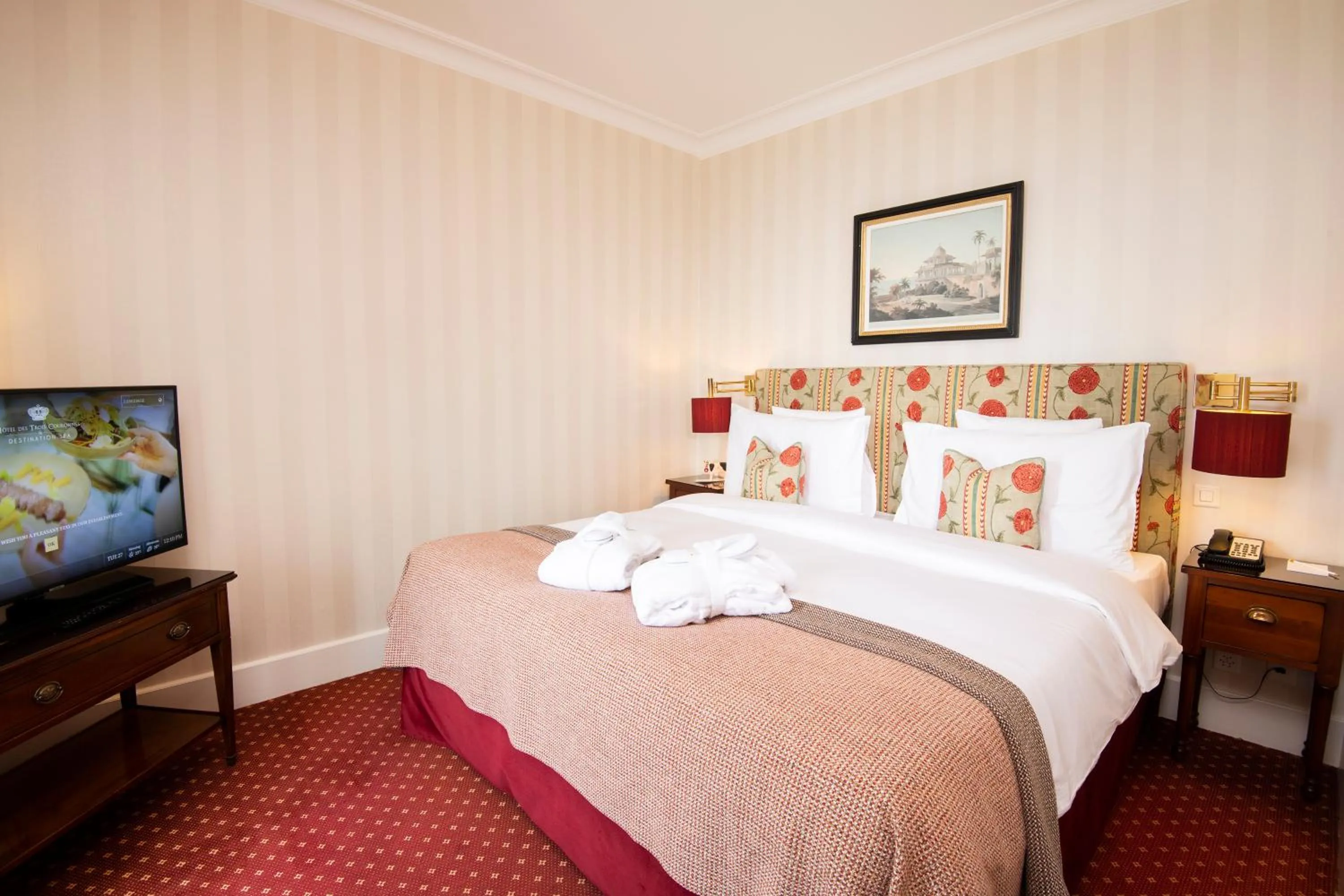 Bed in Hôtel Des Trois Couronnes & Spa - The Leading Hotels of the World