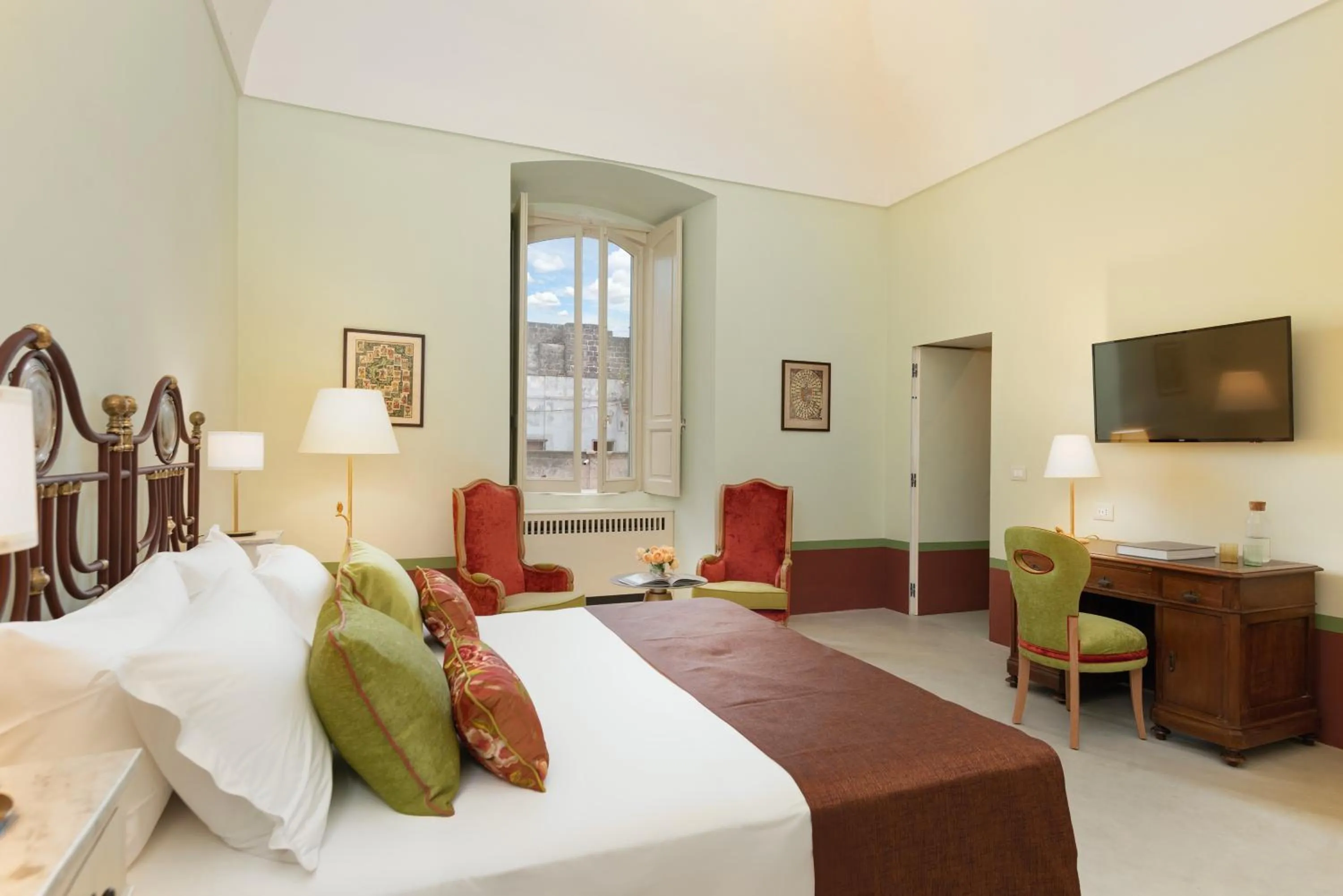 View (from property/room), Bed in Palazzo Donna Elisabetta