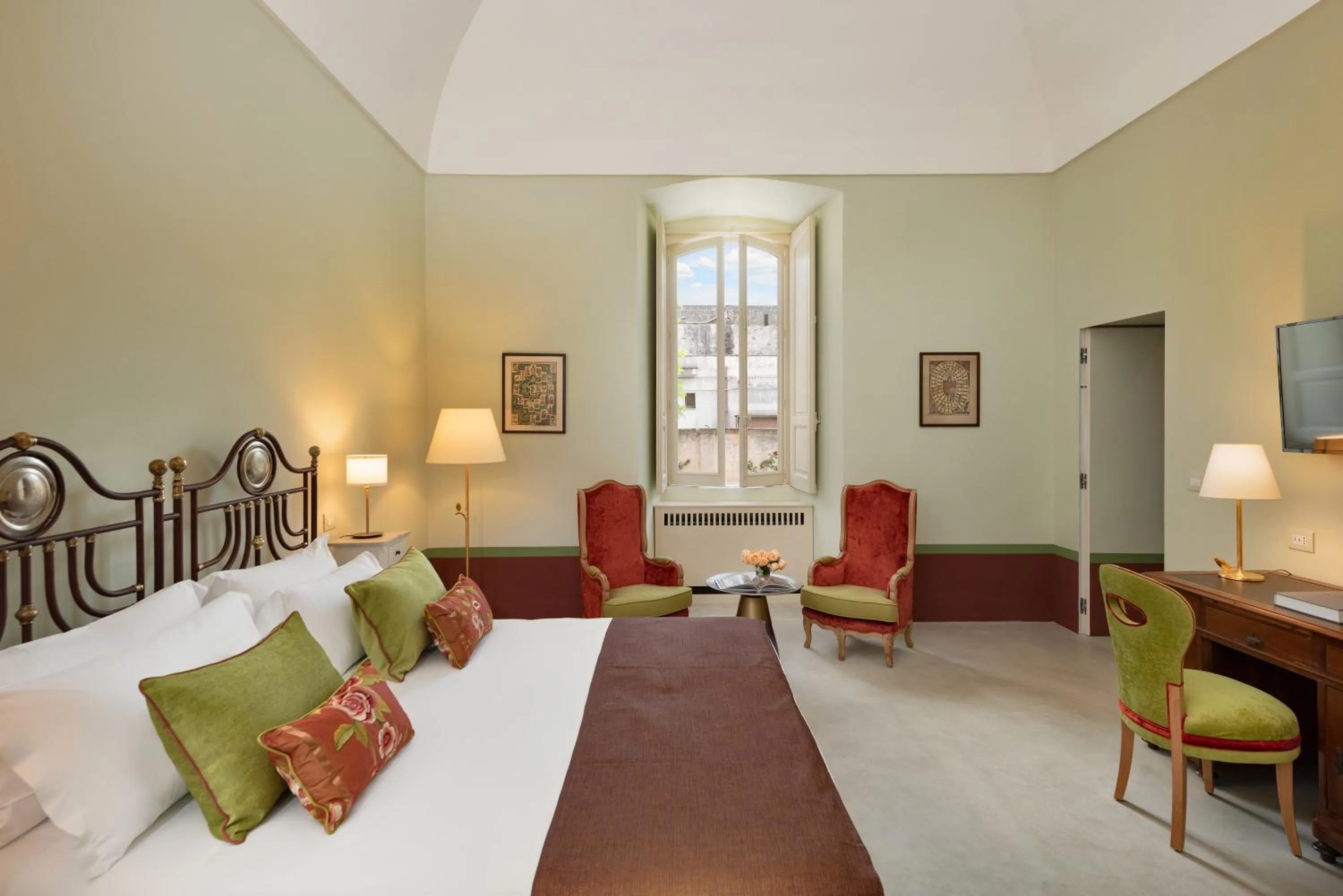 View (from property/room), Bed in Palazzo Donna Elisabetta