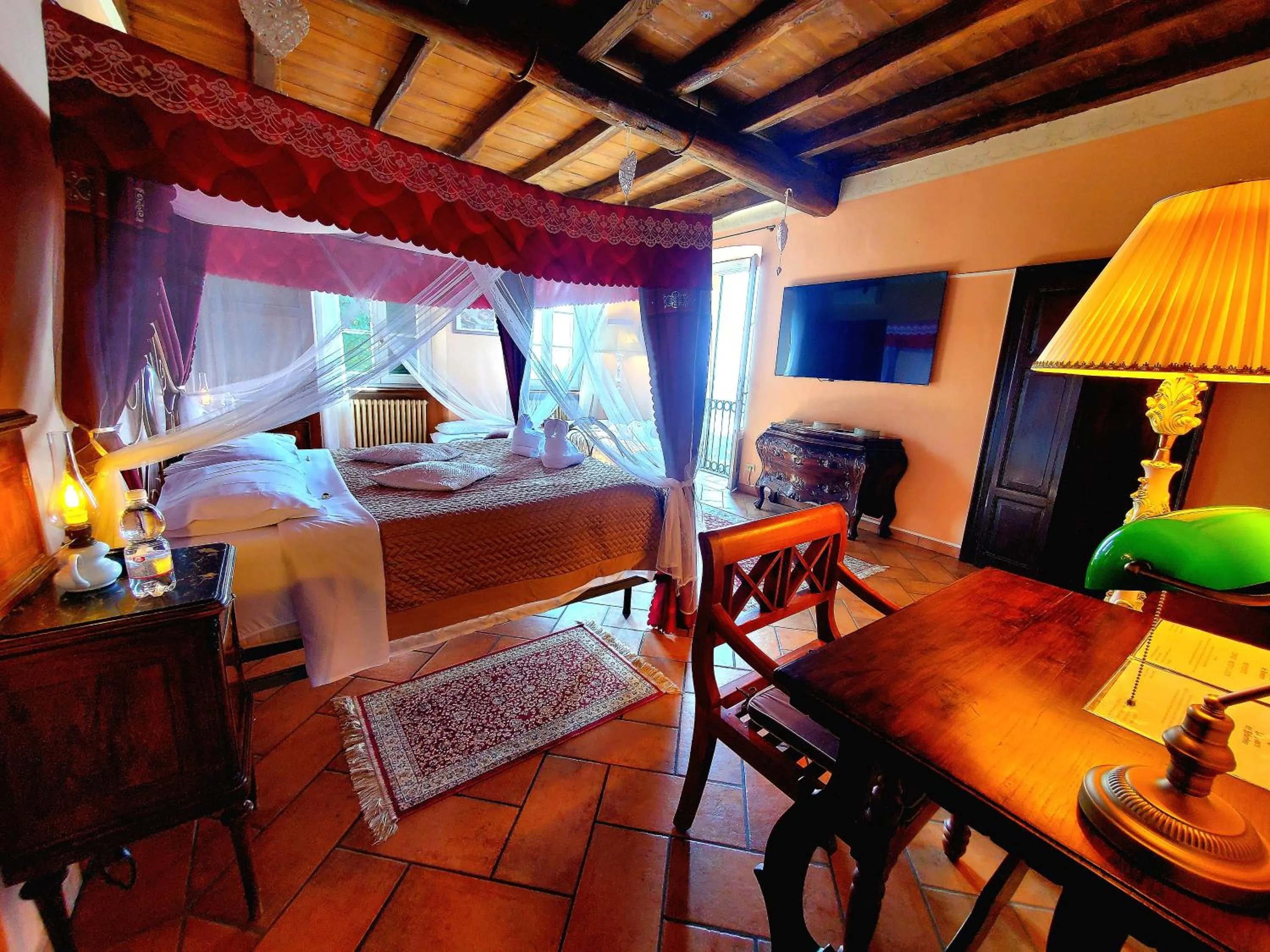 Bed in Antica Locanda La Tinara del Belvedere - Romantic Dreams -