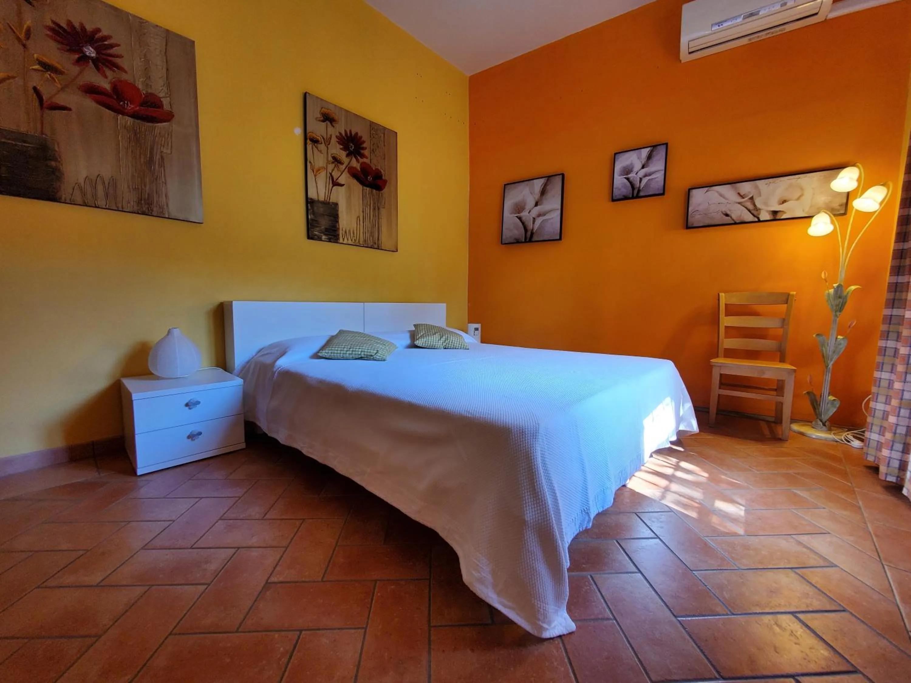 Bed in Antica Locanda La Tinara del Belvedere - Romantic Dreams -