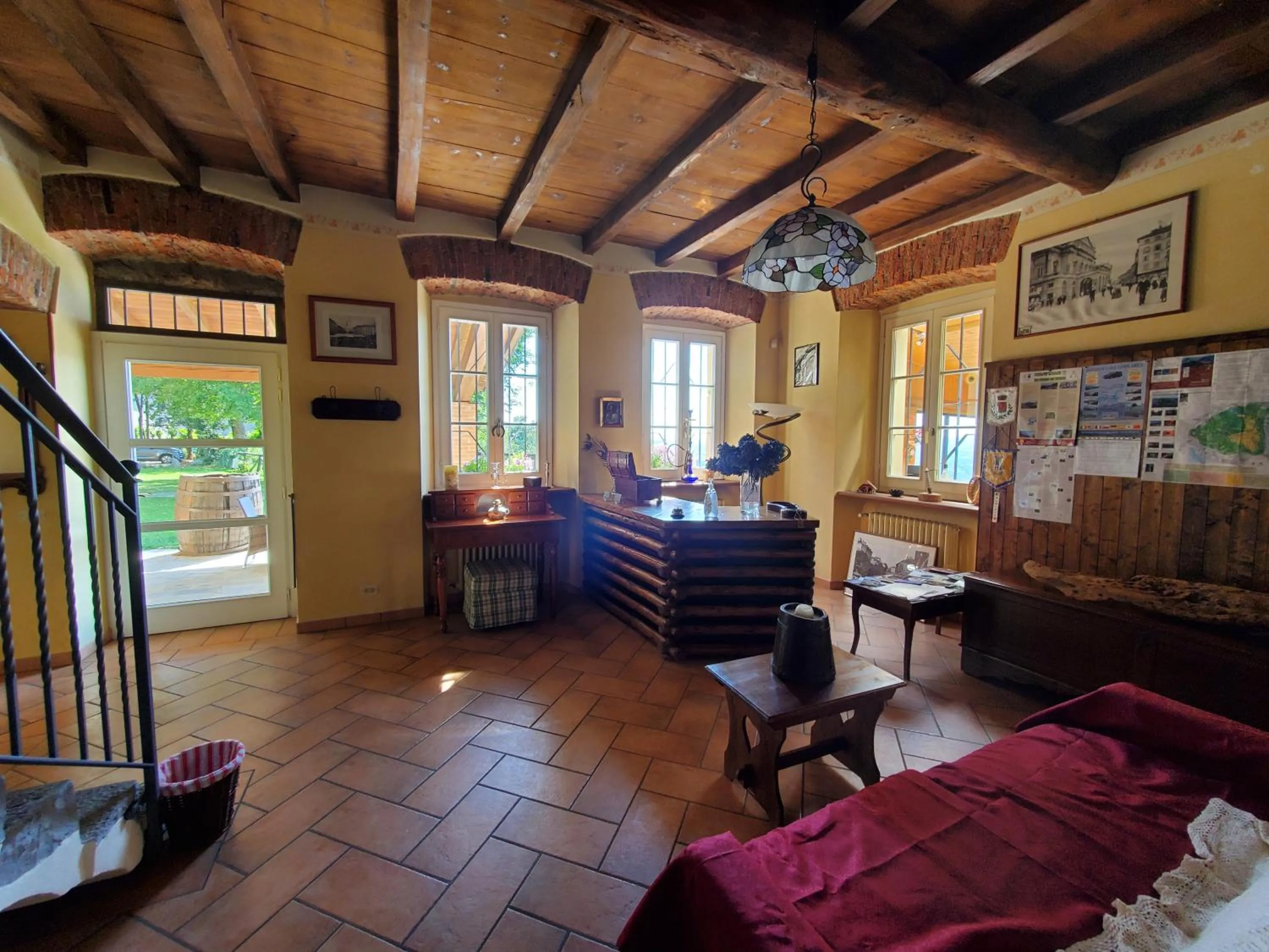 Lobby or reception in Antica Locanda La Tinara del Belvedere - Romantic Dreams -