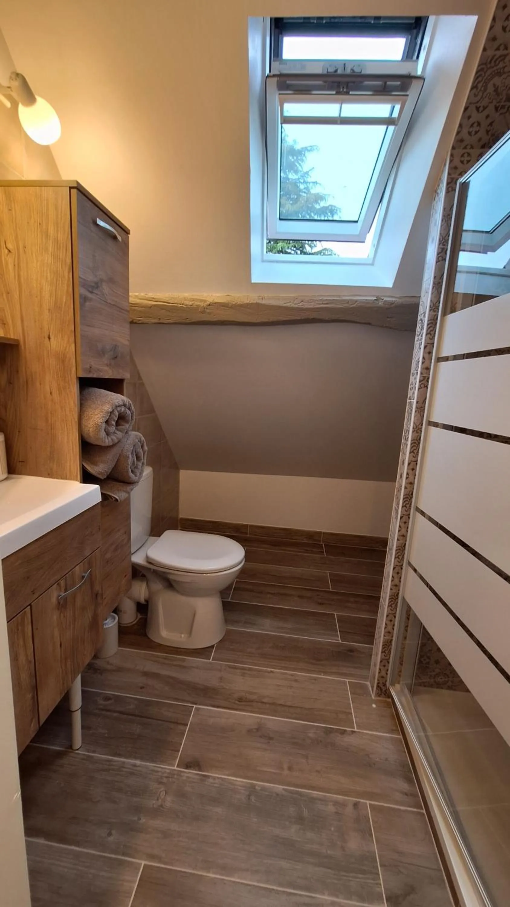 Bathroom in Traînefeuilles - Chambres d'hôtes proche Zoo de Beauval