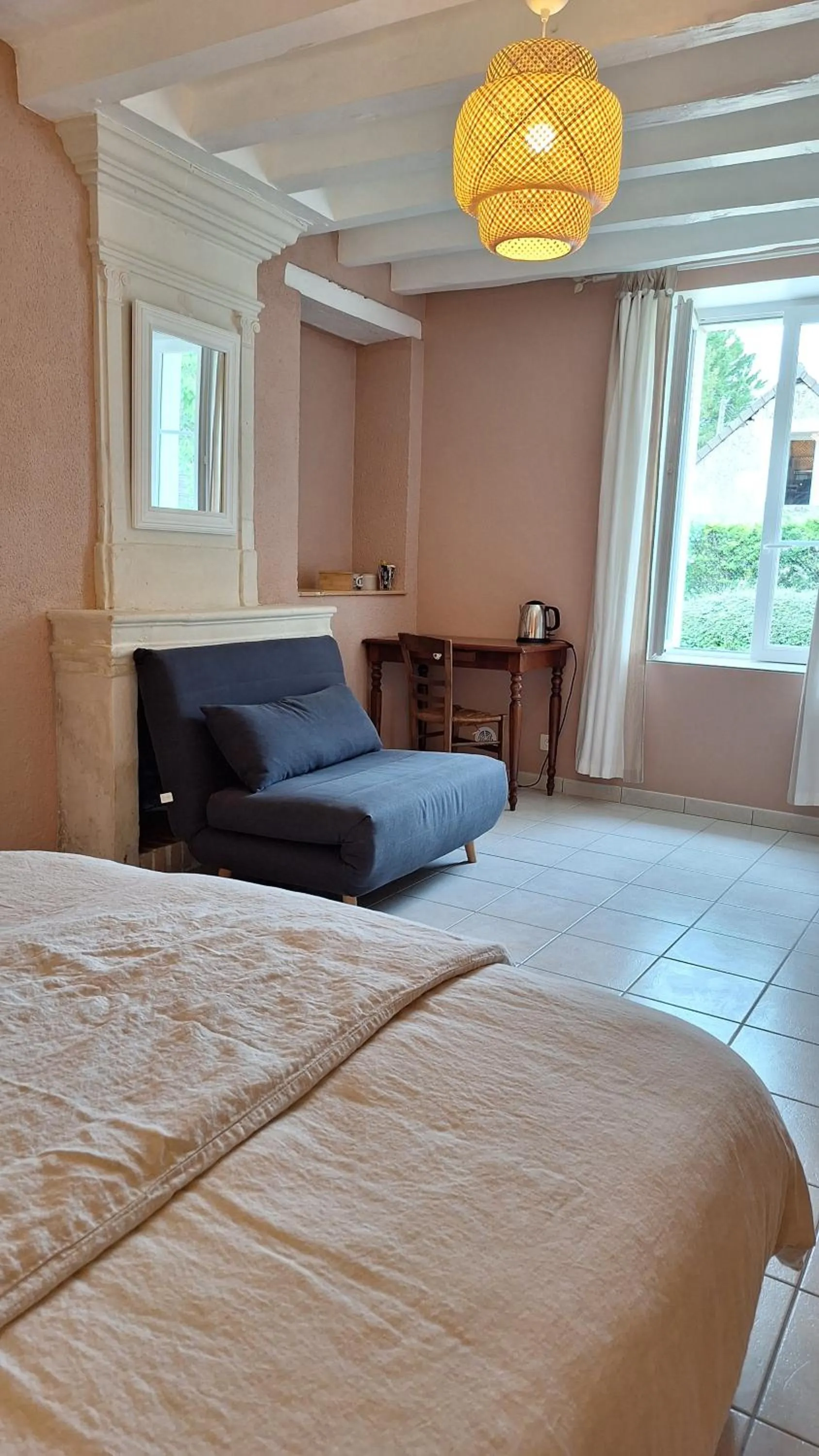 Bed in Traînefeuilles - Chambres d'hôtes proche Zoo de Beauval