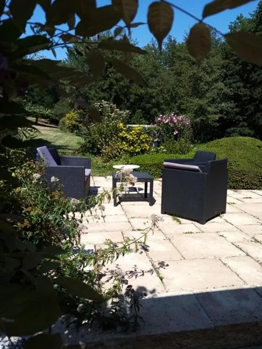 Garden in Traînefeuilles - Chambres d'hôtes proche Zoo de Beauval