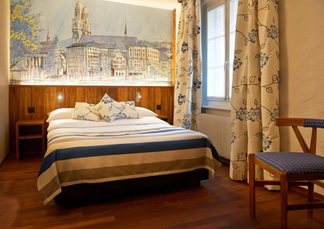 Photo of the whole room, Bed in Hotel Adler Zürich