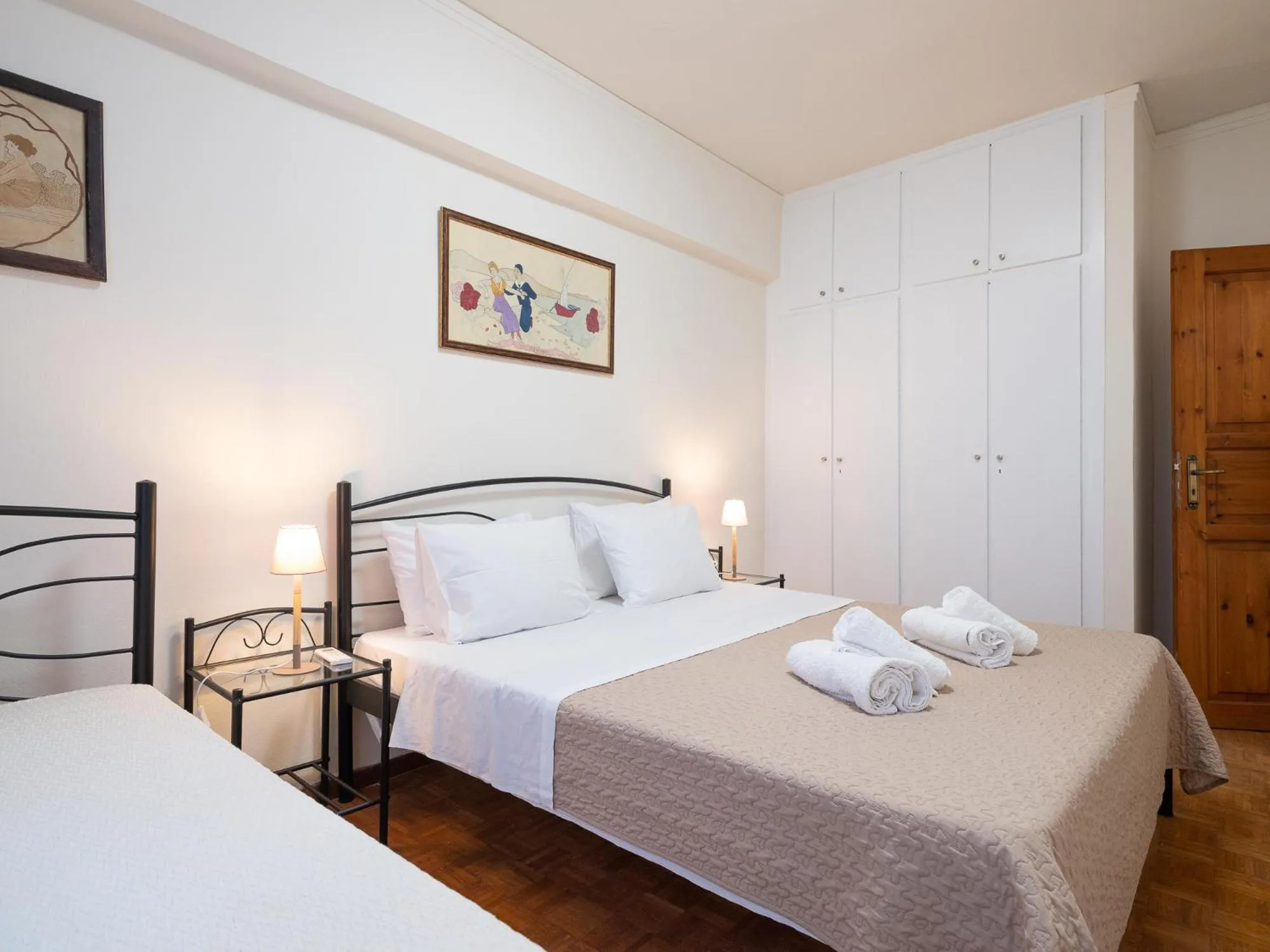 Bedroom, Bed in Luxury Apts Heraklion Center